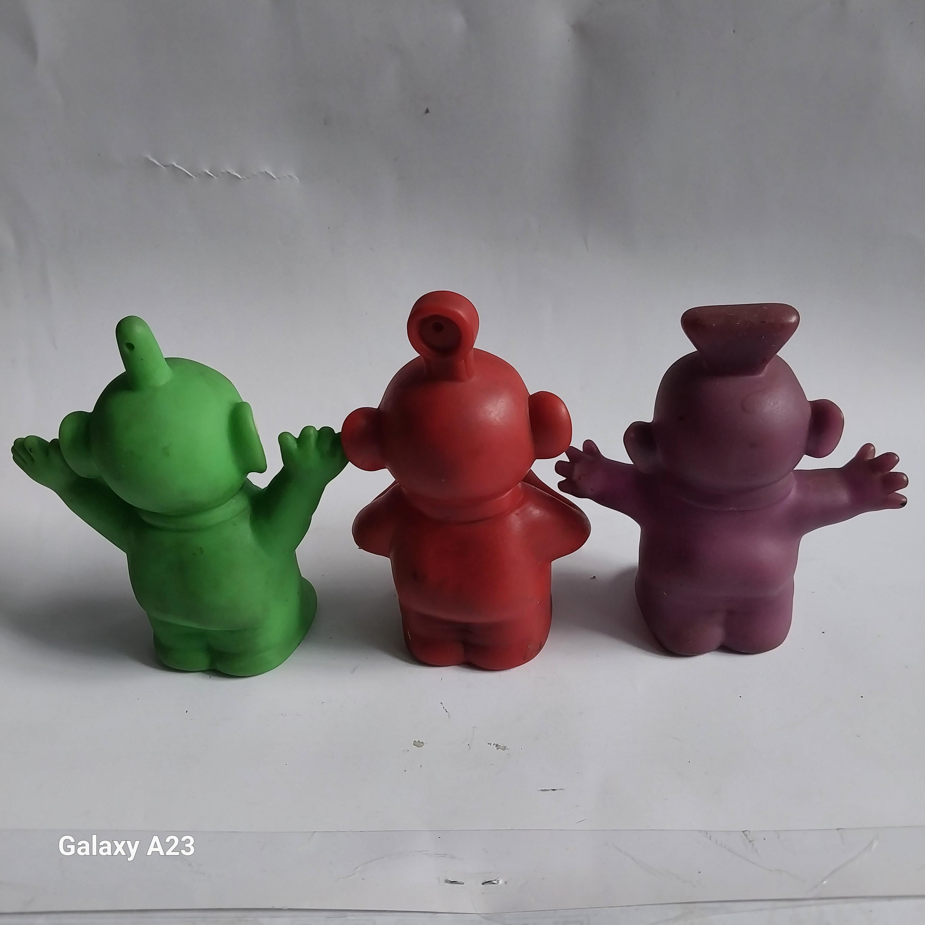 มีหลายภาพ มีตำหนิ โปรดดูทุกภาพ ,ตุ๊กตายางเทเลทับบี้ ขนาด4" จำนวน 3 ตัว ,teletubbies ,เทเลทับบีส์