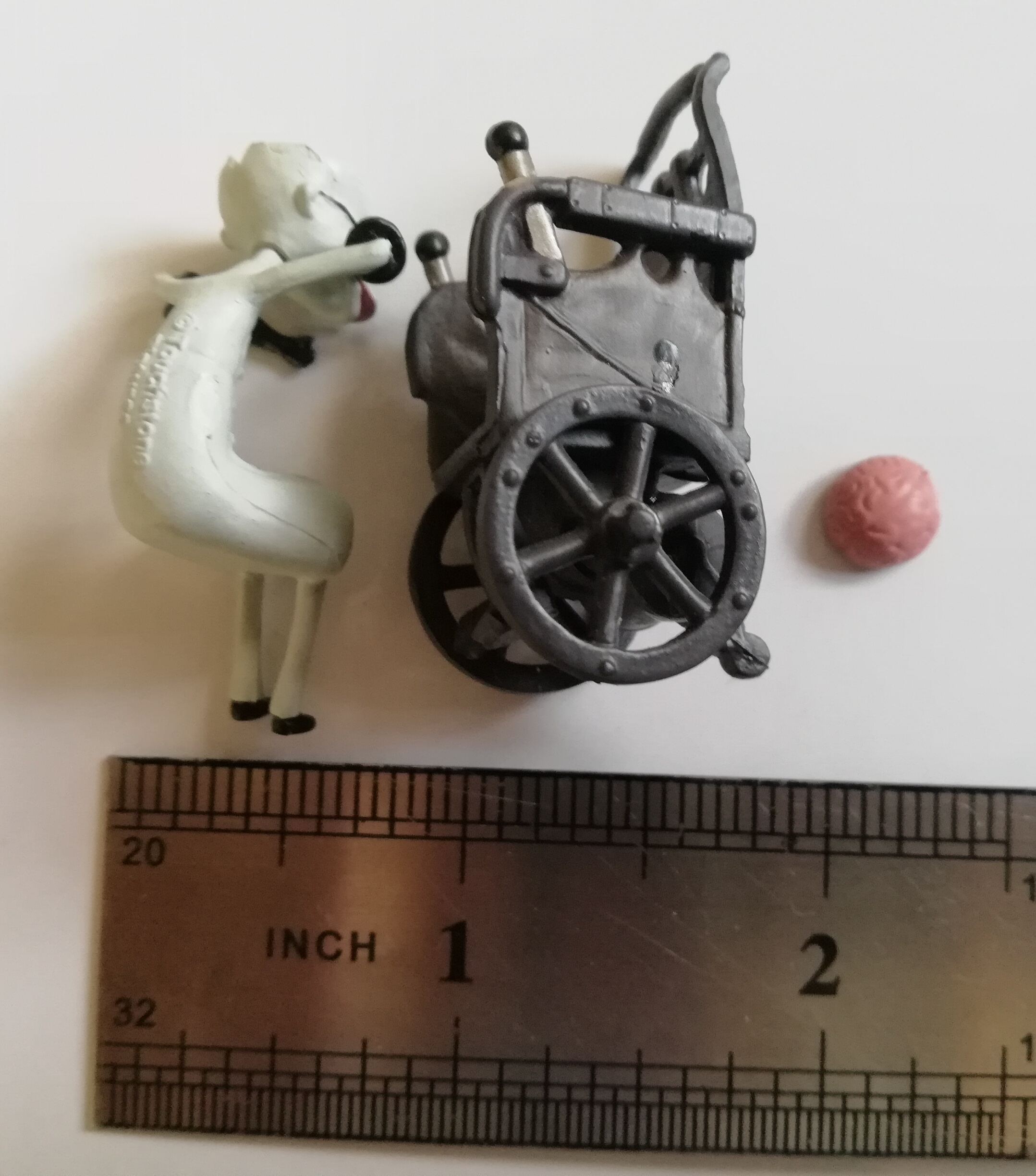 งานกาชาปอง ฟิกเกอร์ แคแรคเตอร์ จาก ไนท์แมร์ บีฟอร์ คริสมาสต์ DR. FINKELSTEIN นั่งรถเข็น ทำสีสำเร็จ