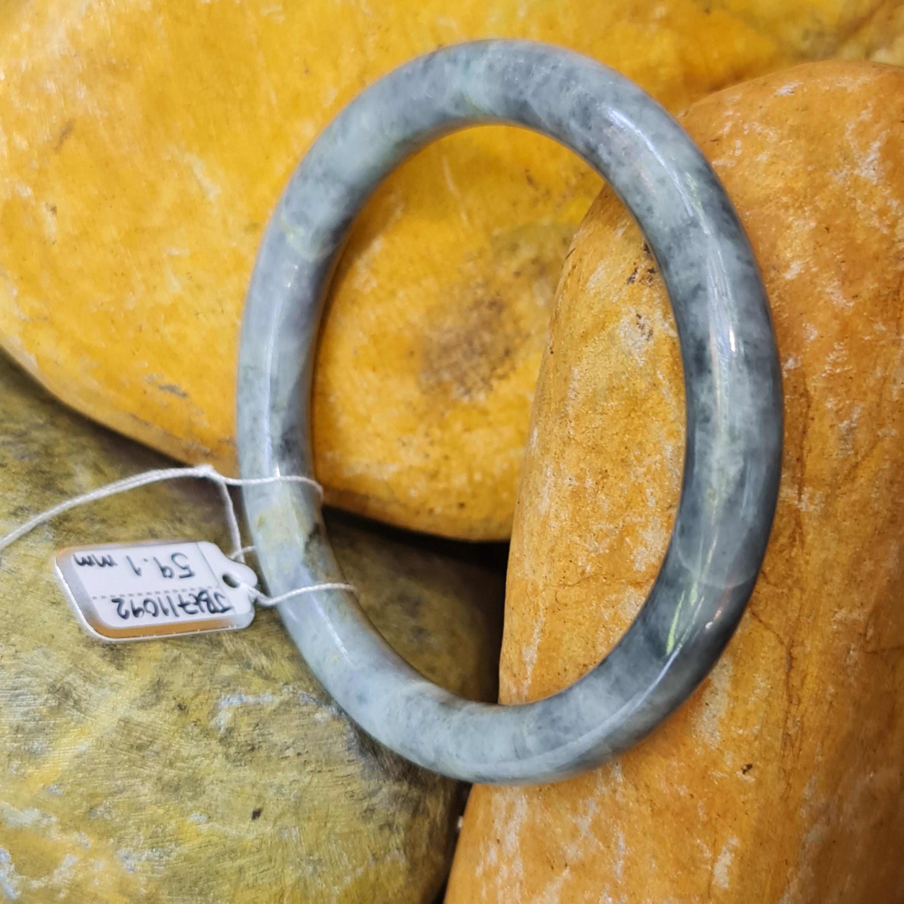 JB6711092 หยก พม่า แท้ Jade กำไลหยก 59.1 มม. (Jadeite bracelet) พม่า (Myanmar)