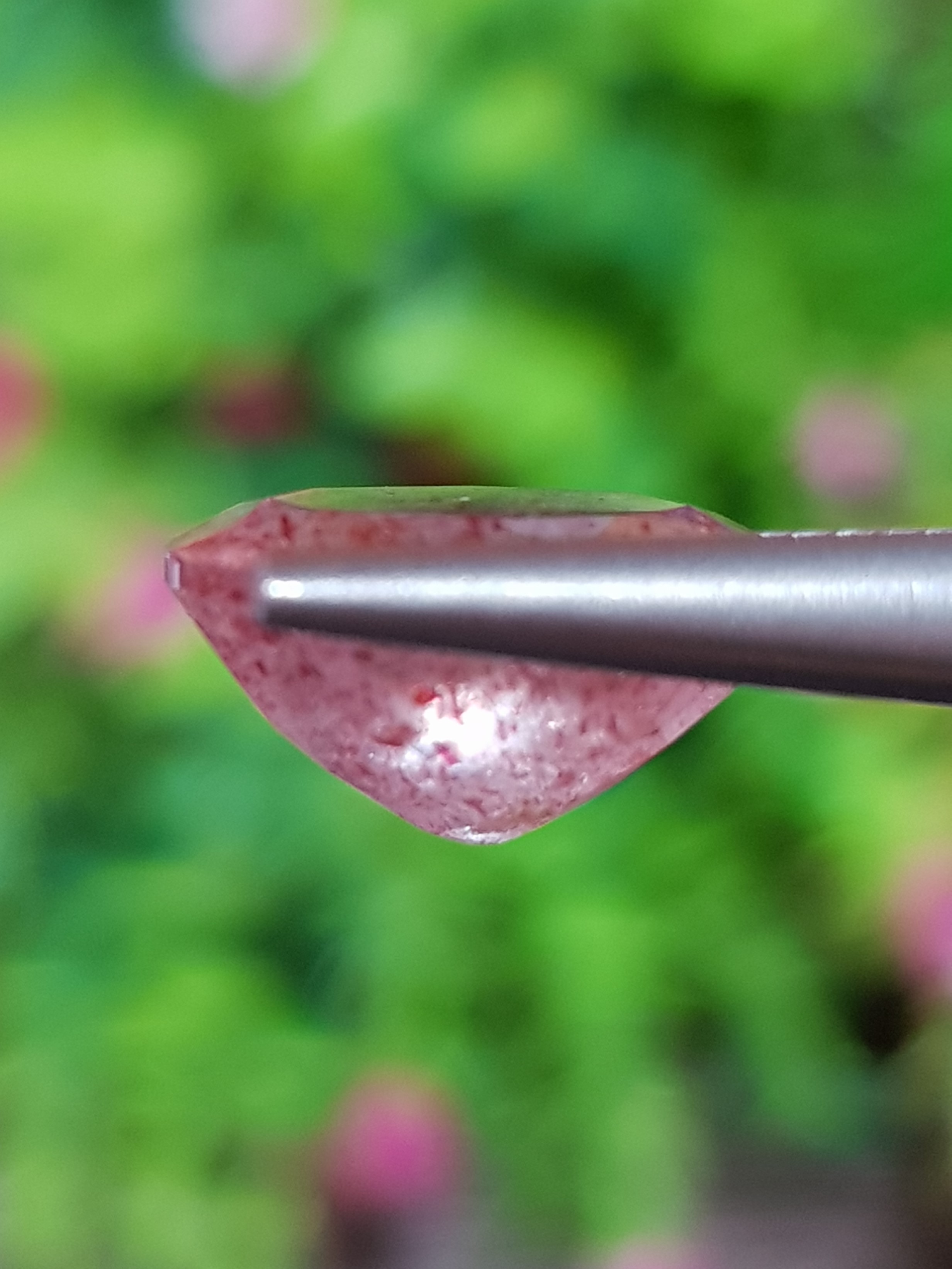 พลอย สตอเบอรี่ ควอตซ์ Strawberry Quartz 3.58 กะรัต (Cts.) พลอยแท้ อัญมณีมงคลประจําวันเกิด เครื่องประดับพลอย