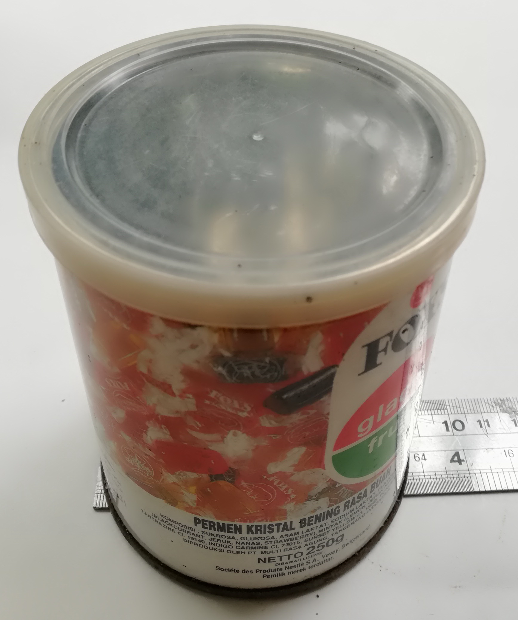 ของสะสม กล่องสังกะสี (กล่องโลหะ) กระป๋องลูกอม ตรา FOX'S glacier fruits,crystal clear sweet ทรงกระบอก เส้นผ่าศุนย์กลางประมาณ 3.5" สูงประมาณ 4.5"