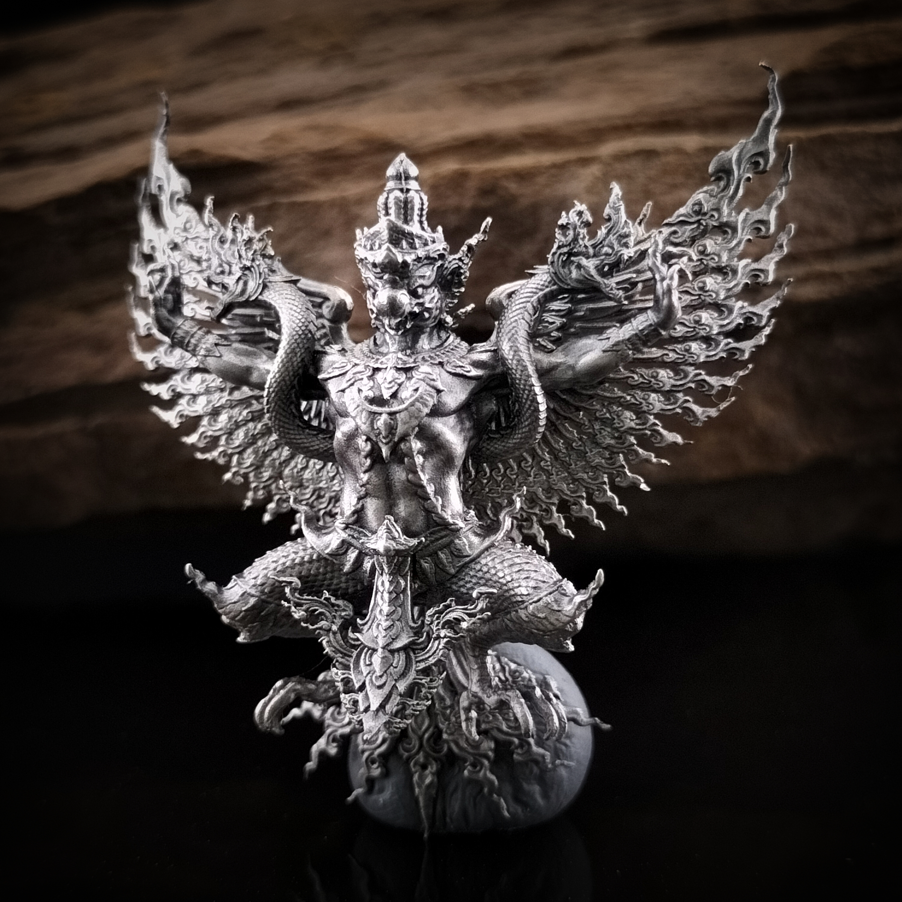 พญาครุฑพิษฐาน รหัส 3 เนื้อเงินรมซาติน