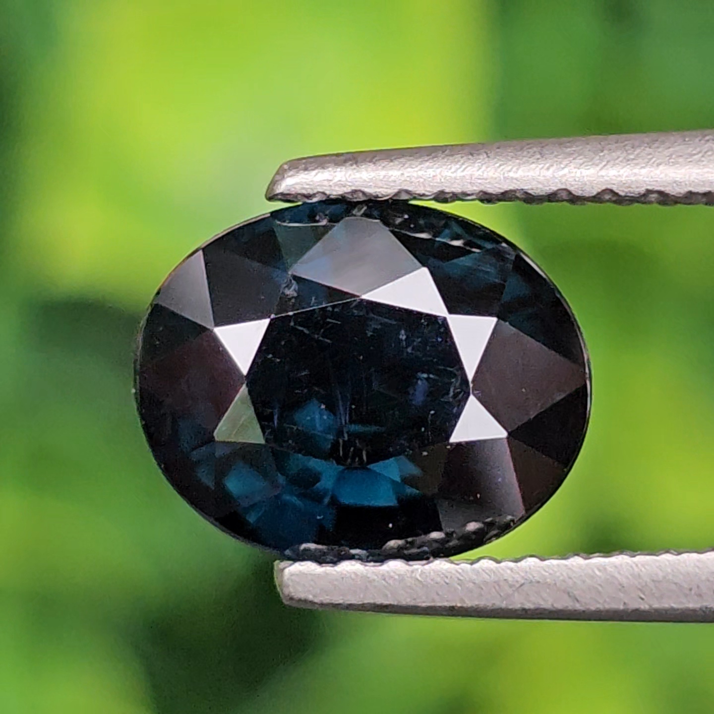 พลอย แซปไฟร์สีน้ำเงินอมเขียว Teal Sapphire 2.57 กะรัต (Cts.) ดิบ Unheated พลอยแท้ อัญมณีมงคลประจําวันเกิด เครื่องประดับพลอย