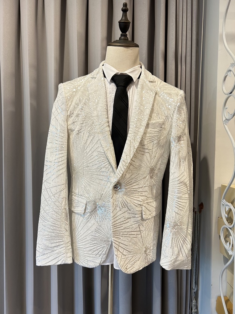 เช่า เสื้อสูท สูทแฟนซี สูทชายสีขาว แต่งกลิตเตอร์ ผ้ากำมะหยี่