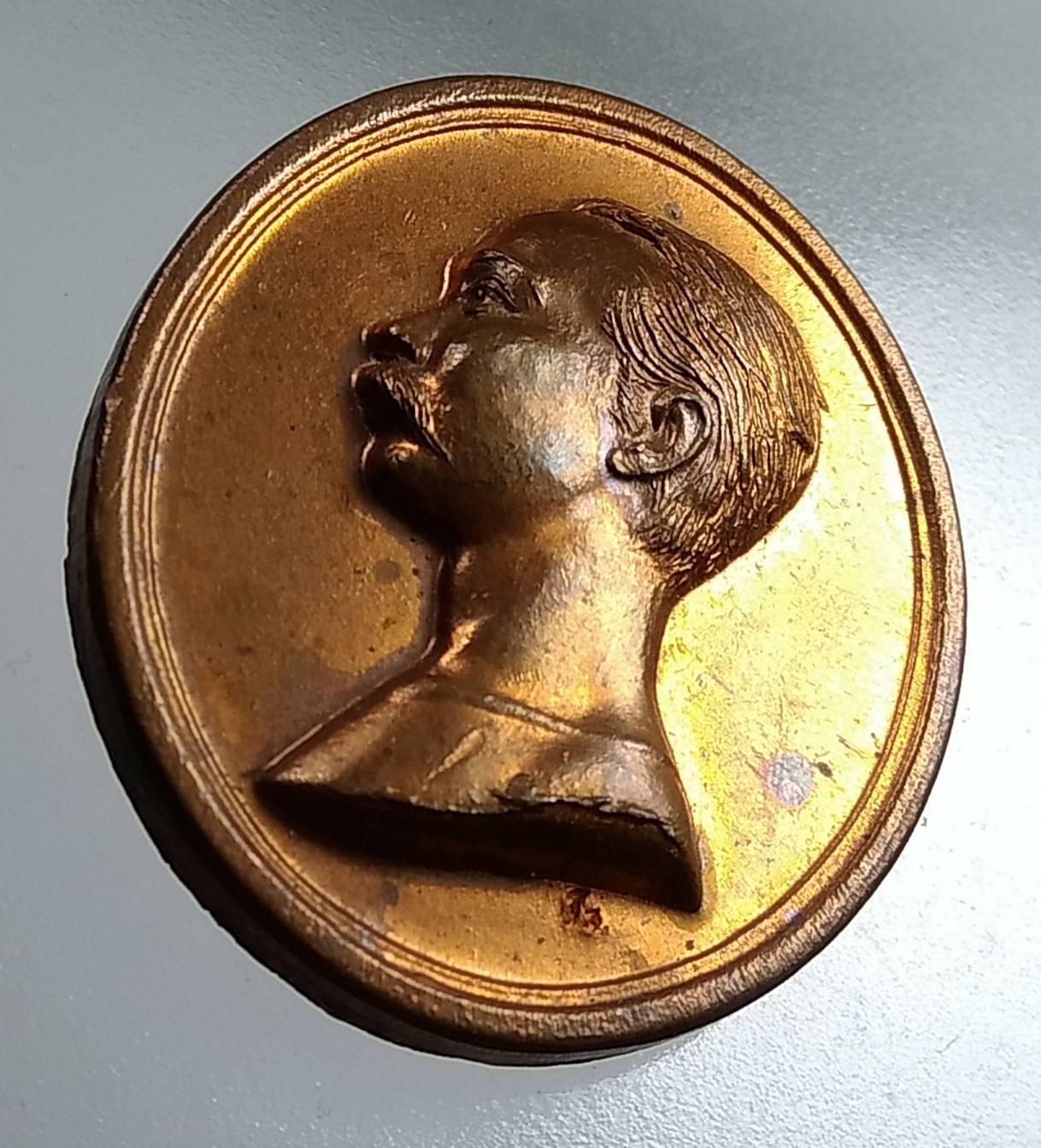 A1552 เหรียญพระพุทธเจ้าหลวง หลังจปร ปี2537 (ปลุกเสกวัดสุทัศน วัดบวรนิเวศ)