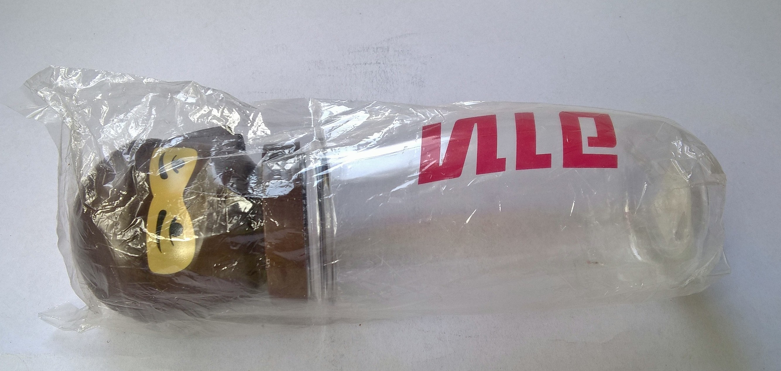 ของสะสม กระบอกใส่น้ำพลาสติก พรีเมี่ยมเก่าจาก อาท ARS