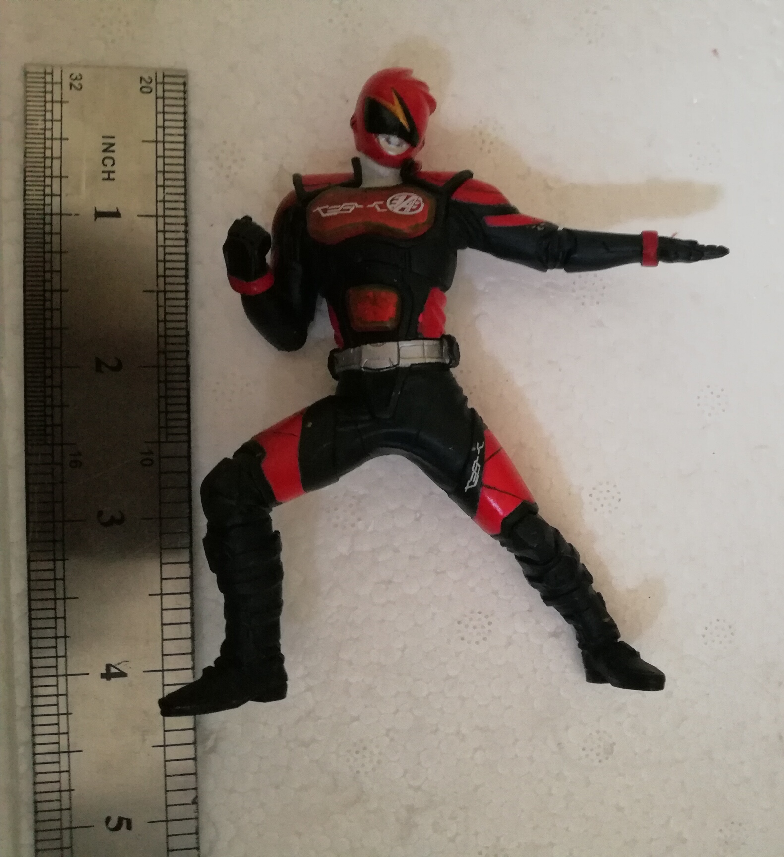 มีหลายภาพ, ** ขาดผ้าพันคอ,แคนดี้ทอย HDM ตัวพิเศษหายากมาก เป็นชุดพิเศษที่เคยขายในแพค ตัว อะกิบะ เรด Akiba Red จาก "ขบวนไม่เป็นทางการ อะกิบะเรนเจอร์ " สูงราว 11ซม.รายละเอียดสวยงาม