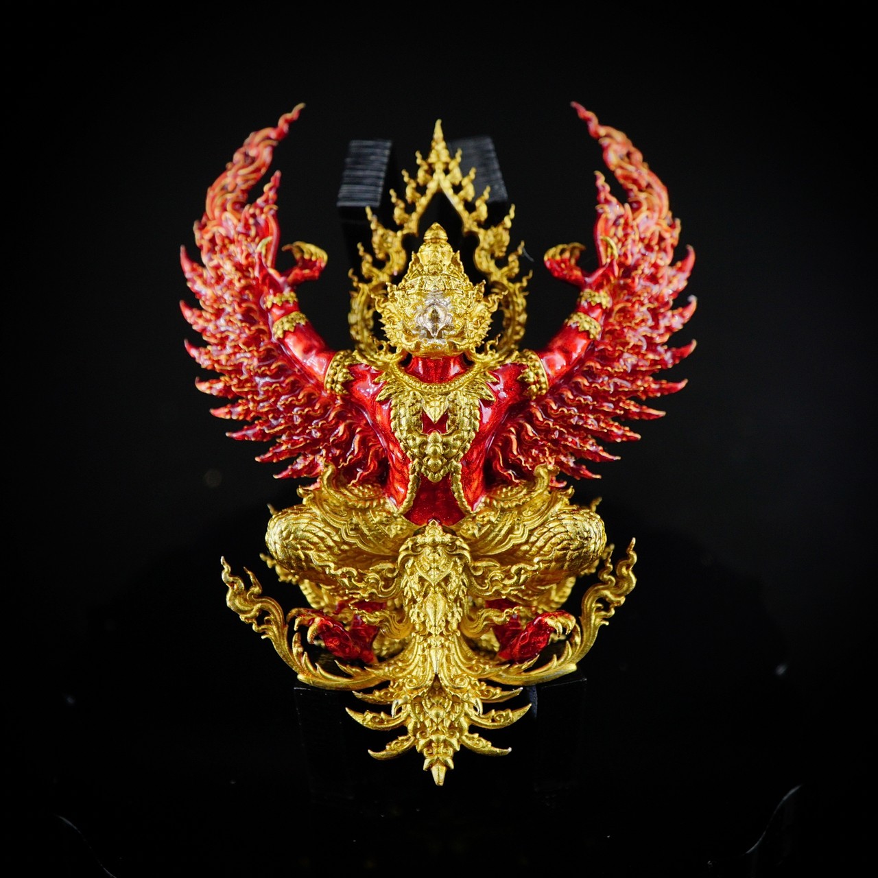 พญาครุฑ พญาเวนไตย รหัส 9 เนื้อบรอนซ์ชุบทองลงยาแดง