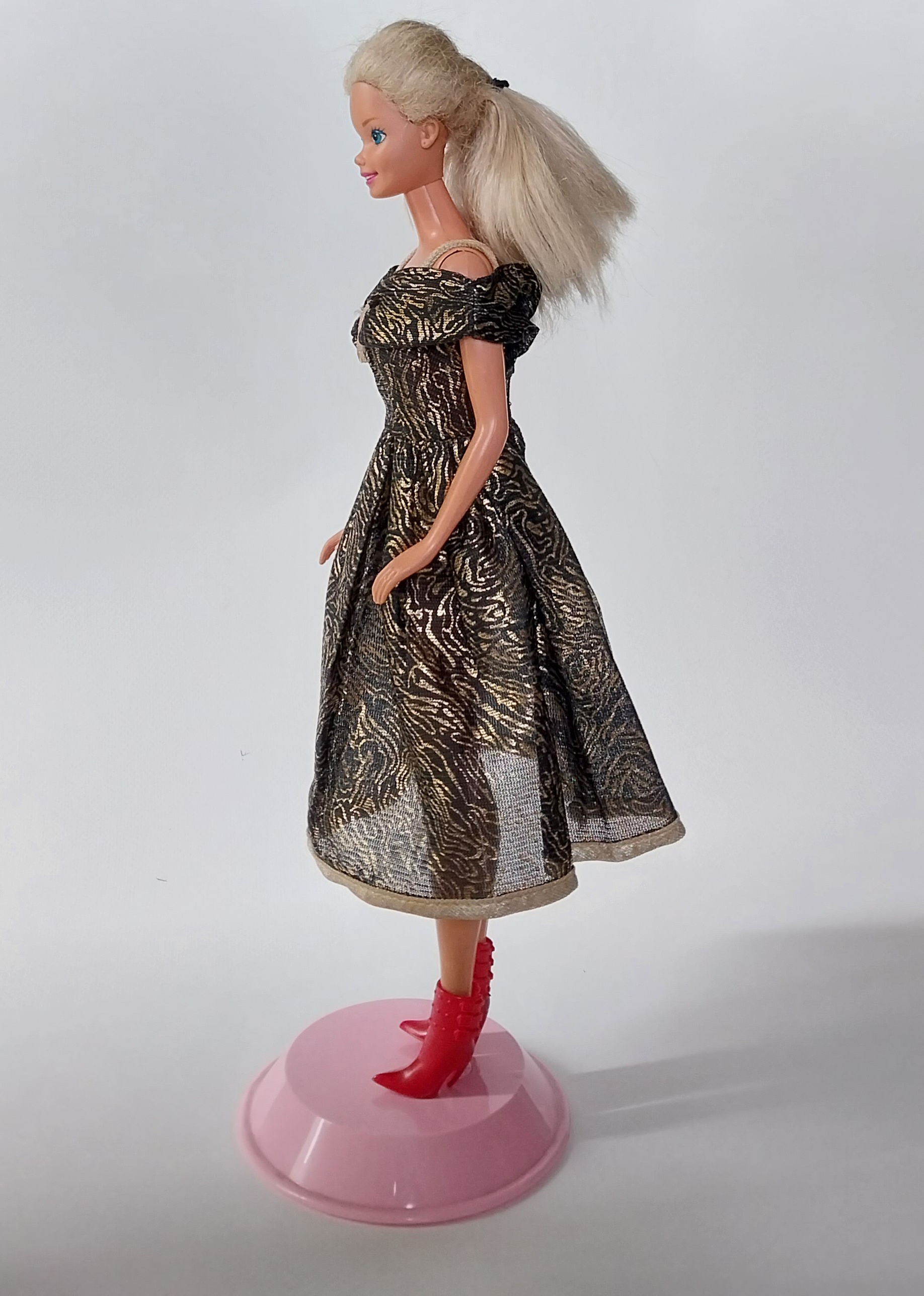 มีหลายภาพ,***ขาหลวมตามภาพ, ตุ๊กตาบาร์บี้หน้าวินเทจ ผมบลอนด์ฟู, พร้อมชุด เอวหมุนได้ ขายาง พับงอได้