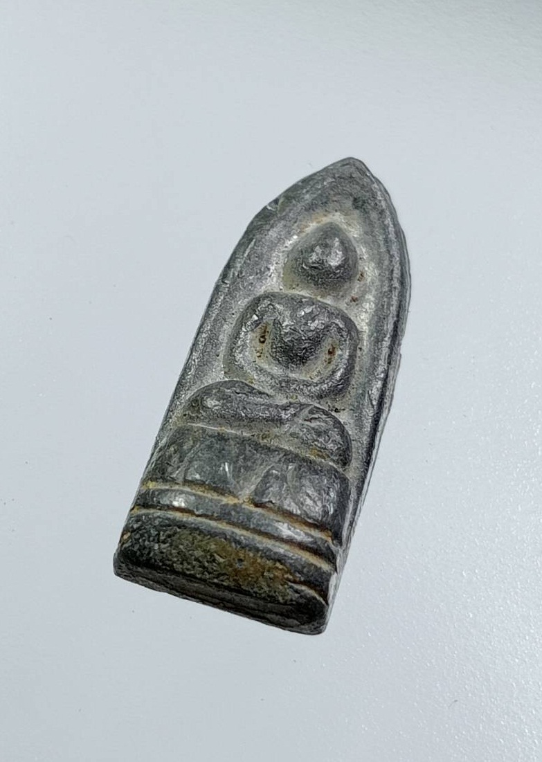 A7905 พระรอดหนองมน หลวงพ่ออำนวย วัดธรรมมิการาม จ.ลพบุรี ปี2539