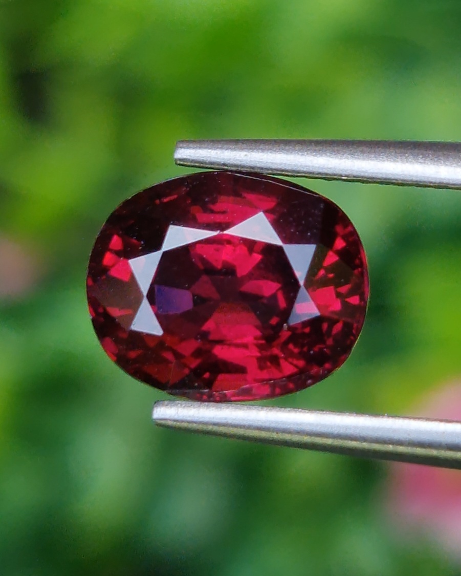 พลอย โรโดไลต์ กาเน็ท Rhodolite Garnet 3.04 กะรัต Cts.พลอยแท้ อัญมณีมงคลประจําวันเกิด เครื่องประดับพลอย