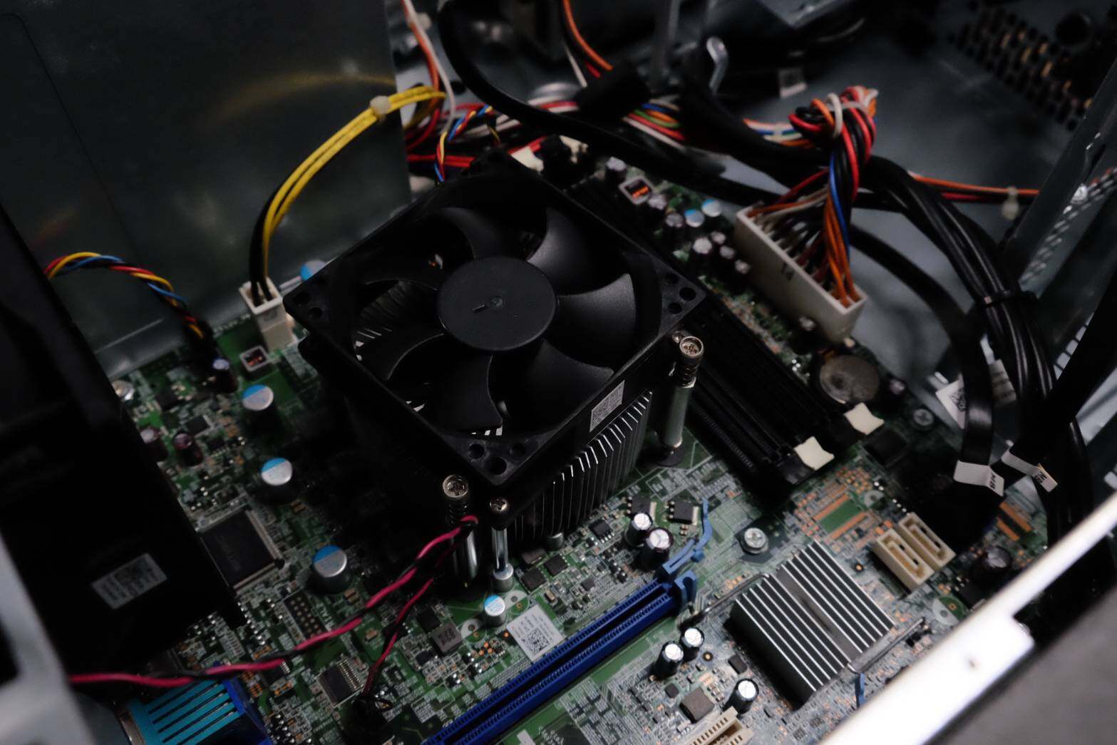 Dell Workstation T1600 เครื่องพร้อมใช้งาน