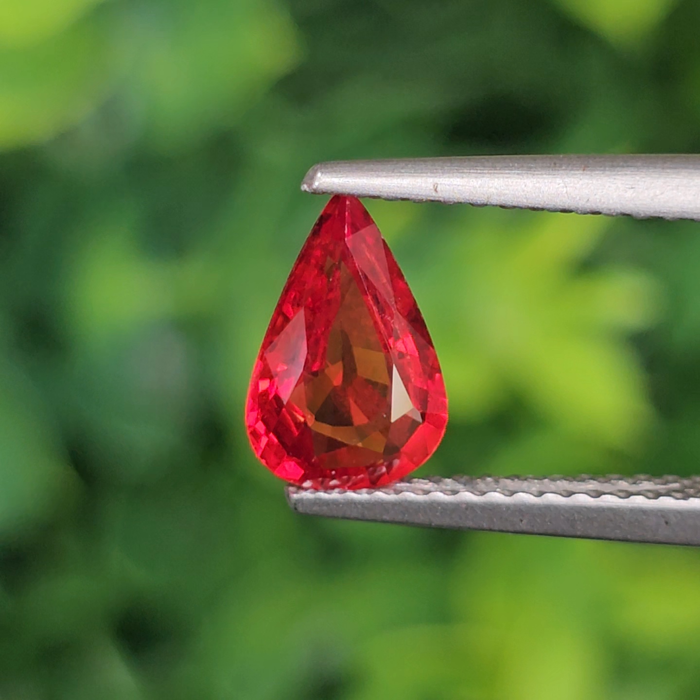 พลอย ทับทิม ซองเจีย Songea Ruby Sapphire 1.21 กะรัต (Cts.) พลอยแท้ อัญมณีมงคลประจําวันเกิด เครื่องประดับพลอย