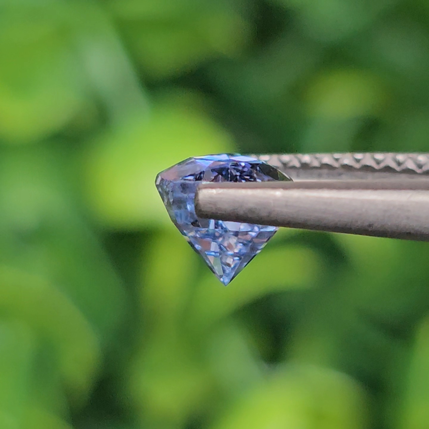 พลอย ไพลิน (Blue Sapphire) 1.55 กะรัต (Cts.) ดิบ (Unheated) พร้อมใบเซอร์ พลอยแท้ อัญมณีมงคลประจําวันเกิด เครื่องประดับพลอย