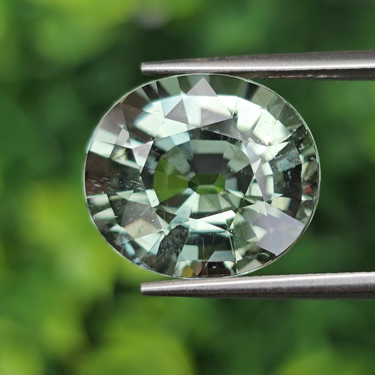 พลอย กรีน ทัวร์มารีน (Green Tourmaline) 11.72 กะรัต (Cts.) อัญมณีมงคลประจําวันเกิด เครื่องประดับพลอย