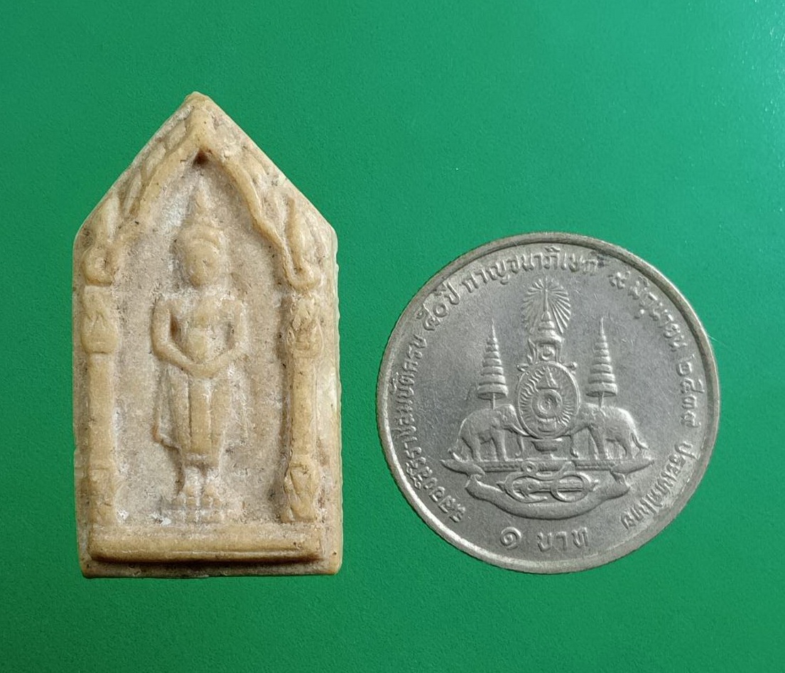 ผ2997 พระผงน้ำมัน วัดพระพุทธบาท จ.สระบุรี ปี2527