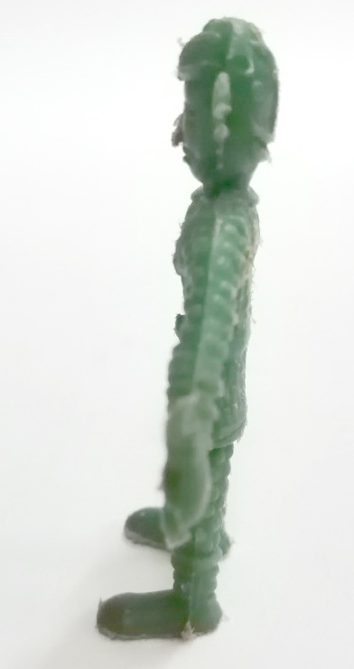 ตุ๊กตาแอ๊นท์2 นิ้ว แถมขนมถุงถั่ว เจ้าพ่อภูเขียว(ไดมาจิน) ตุ๊กตุ่นแอนท์งานเก่า ราวปี2509 - 2510 สภาพเดิมๆ ดาบหักหายไปนานแล้ว