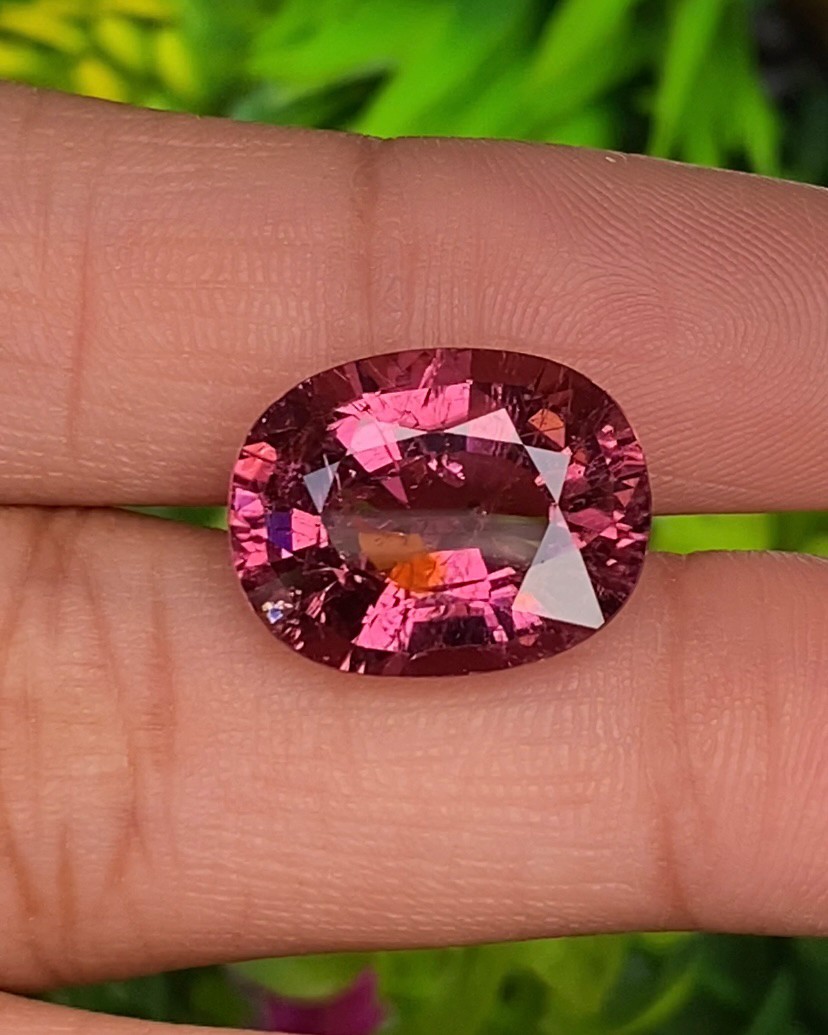 พลอย ทัวร์มาลีน Tourmaline 11.08 กะรัต (Cts.) พร้อมใบเซอร์ พลอยแท้อัญมณีมงคล ประจําวันเกิด เครื่องประดับพลอย