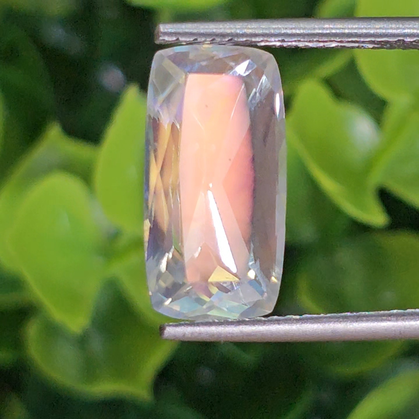 พลอย มูนสโตน เรนโบว์ Rainbow Moonstone 5.53 กะรัต (cts.) พลอยแท้ อัญมณีมงคลประจําวันเกิด เครื่องประดับพลอย