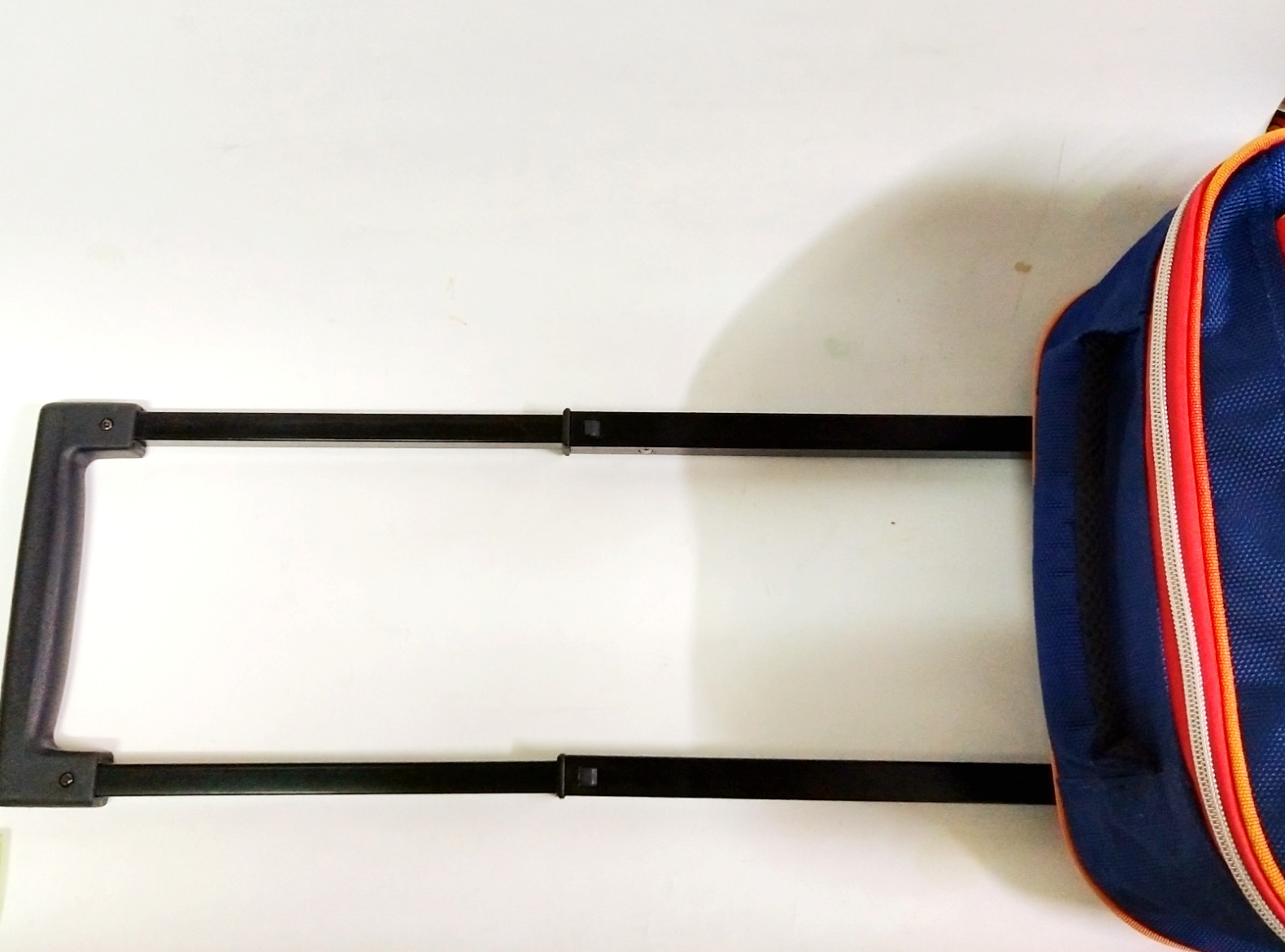 กระเป๋าล้อลาก Paulfrank พอลแฟร้งค์ All Stars Football สีน้ำเงิน ขนาดประมาณ 14" สูง 16"*11*5", ของแท้ ของใหม่ มีป้าย ** สีด้านบนซีดเล็กน้อยตามภาพ