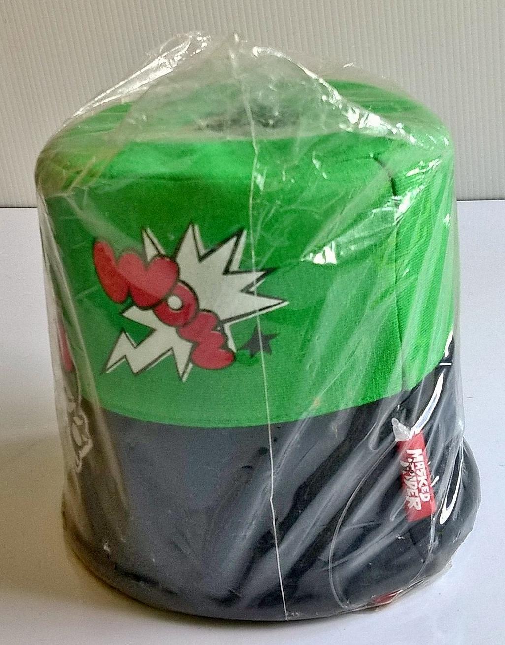 ขายกลอ่งใส่ทิชชู่แบบกลม ลายไอ้มดแดง Masked Rider ของแท้ สีเขียว ดำ ถุงชำรุดบริเวณด้านบน ตามภาพ