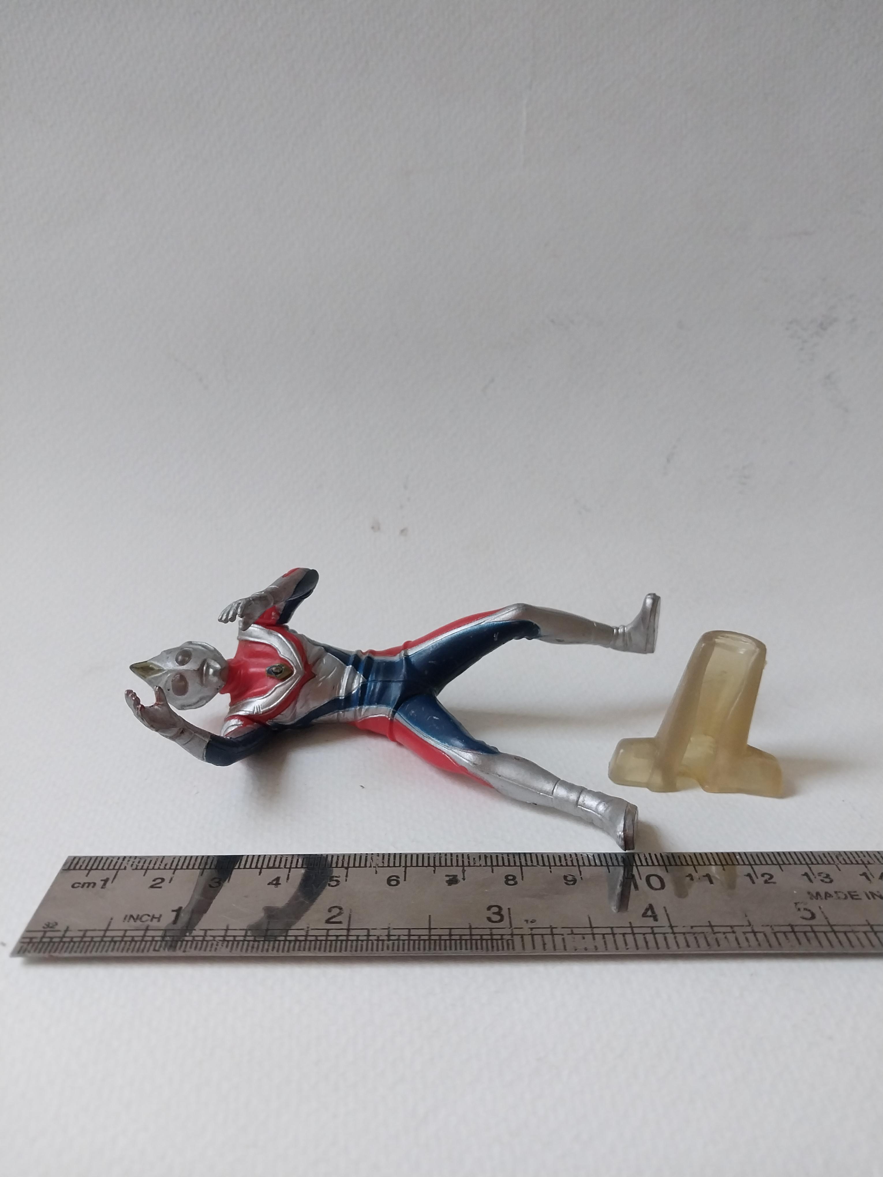 แคนดี้ทอย อุลตร้าแมนไดน่า** ชิ้นส่วนหน้าติดกาส