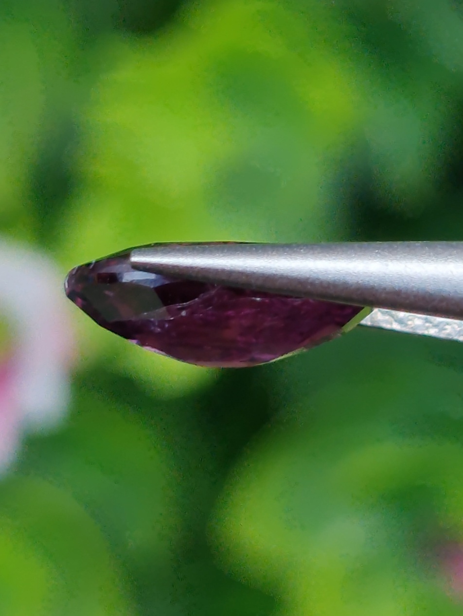 พลอย เพอเพิล แซฟไฟร์ สีม่วง Purple Sapphire ดิบ (Unheated) 2.05 กะรัต (Cts.) พร้อมใบเซอร์ พลอยแท้ อัญมณีมงคลประจําวันเกิด เครื่องประดับพลอย