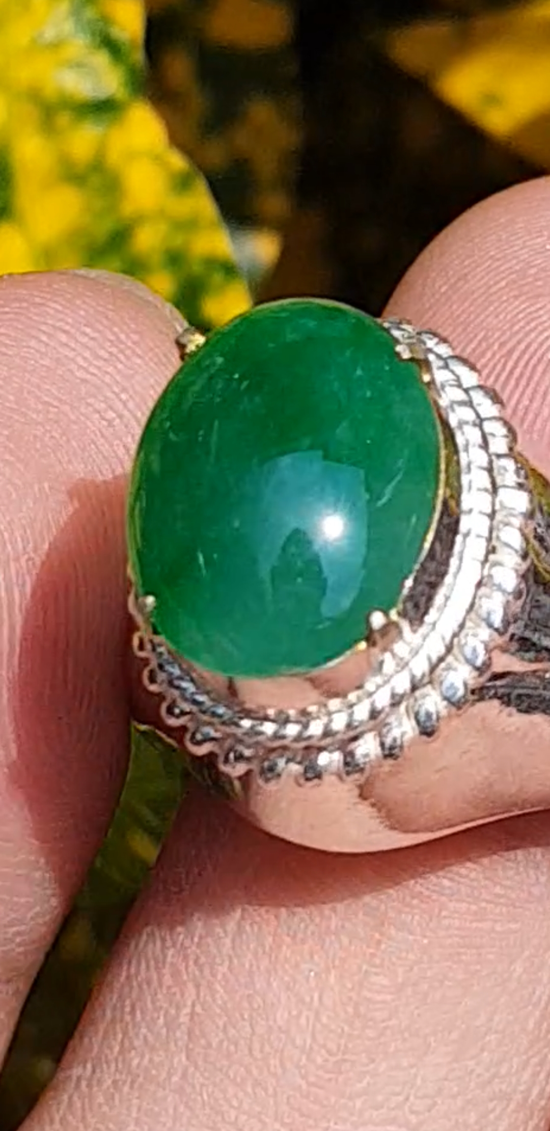 หยก พม่า แท้ Jade แหวนหยก 翡翠戒指 (Jadeite ring) 4.21 กะรัต (Cts.) ดิบ Size 62 ไม่ผ่านการปรับปรุง (Type A) พม่า (Myanmar)