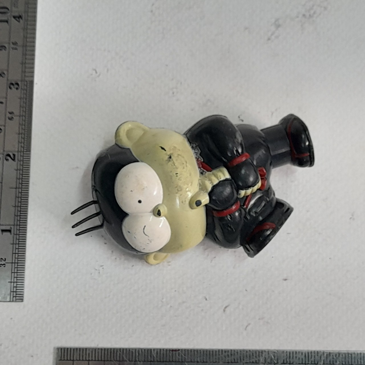 ฟิกเกอร์ พลาสติก ***มีตำหนิตามภาพ ตัวกดยังกระเด้งไม่ได้เช็คสภาพ ปังปอนด์ พรีเมี่ยม 7- 11 ในอดีต ชุดปังปอนด์นินจา(ตัวที่2) มือสองตามสภาพดีมีรอยบ้าง