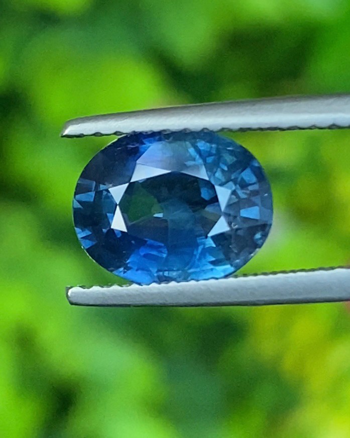 พลอย ไพลิน Blue Sapphire 2.25 กะรัต (Cts.) พลอยแท้ อัญมณีมงคลประจําวันเกิด เครื่องประดับพลอย