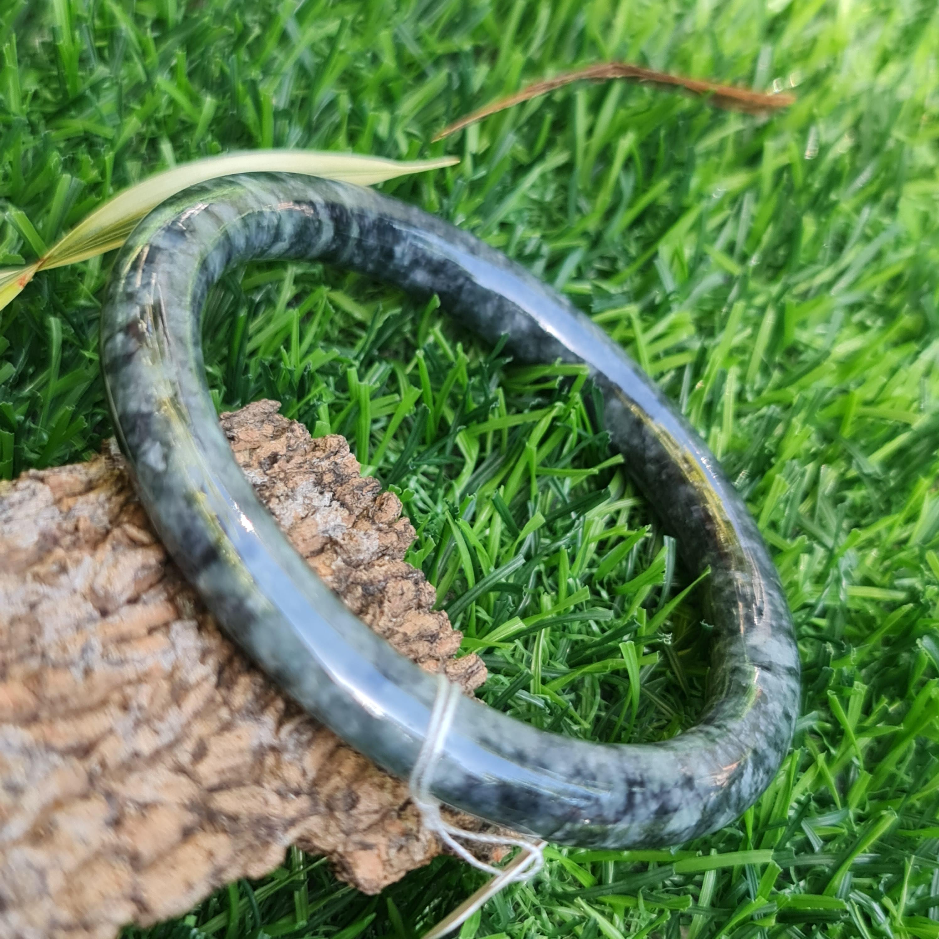 JB6711150 หยก พม่า แท้ Jade กำไลหยก 58.3 มม. (Jadeite bracelet) พม่า (Myanmar)