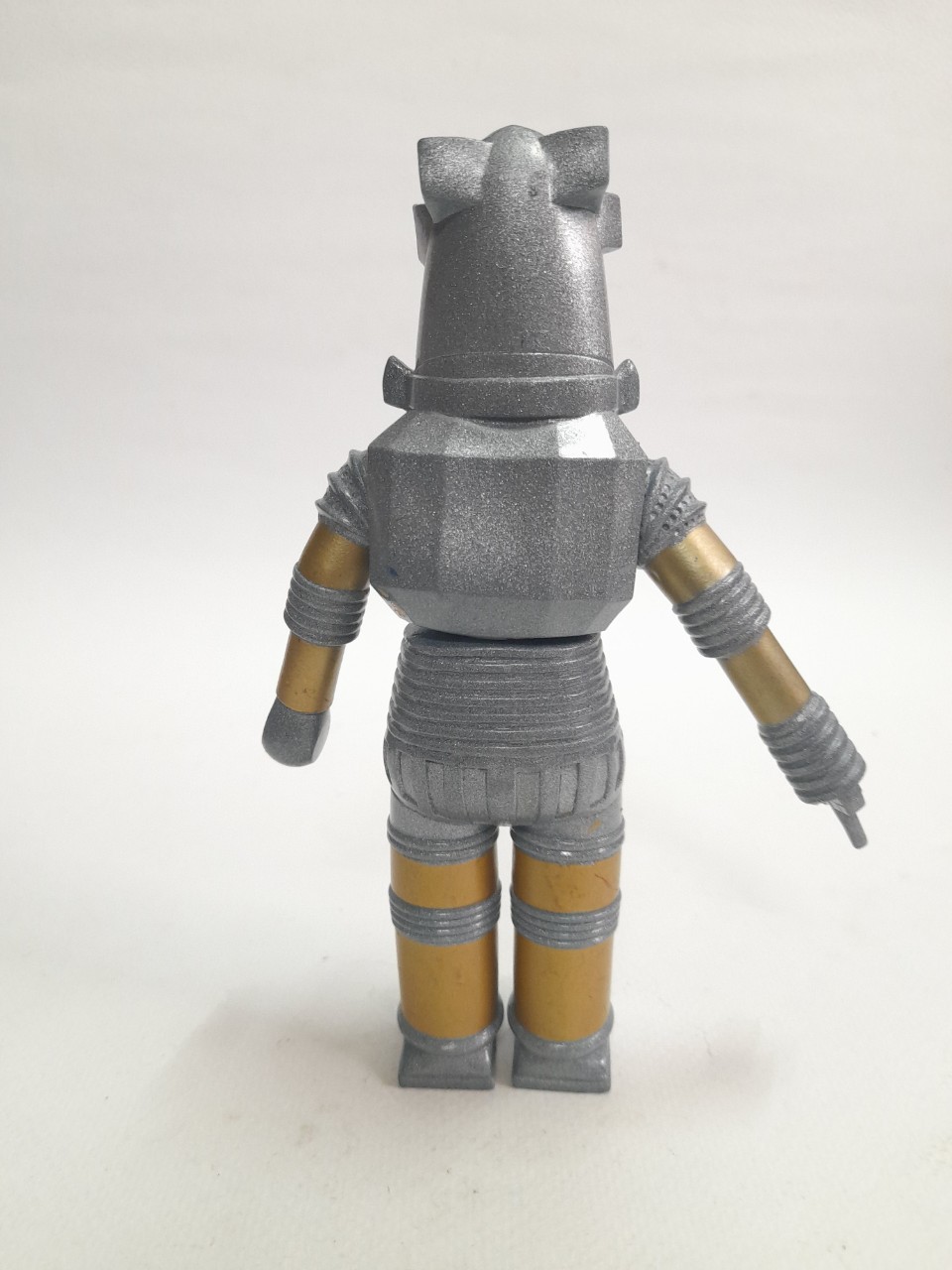 ซอฟ 6.5-7 นิ้ว หุ่นยนต์ U-TOM จากอุลตร้า เซเว่น มือสอง สภาพดี มีรอยบ้าง มีปั๊มใต้เท้า japan 1983 ไม่พบบ่อย