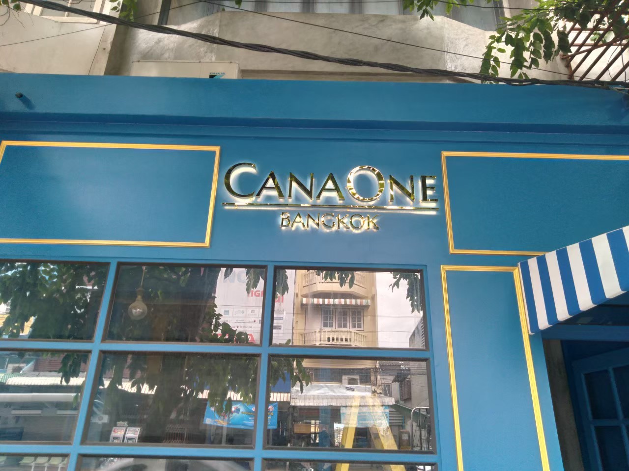 ป้ายไฟออกหลัง