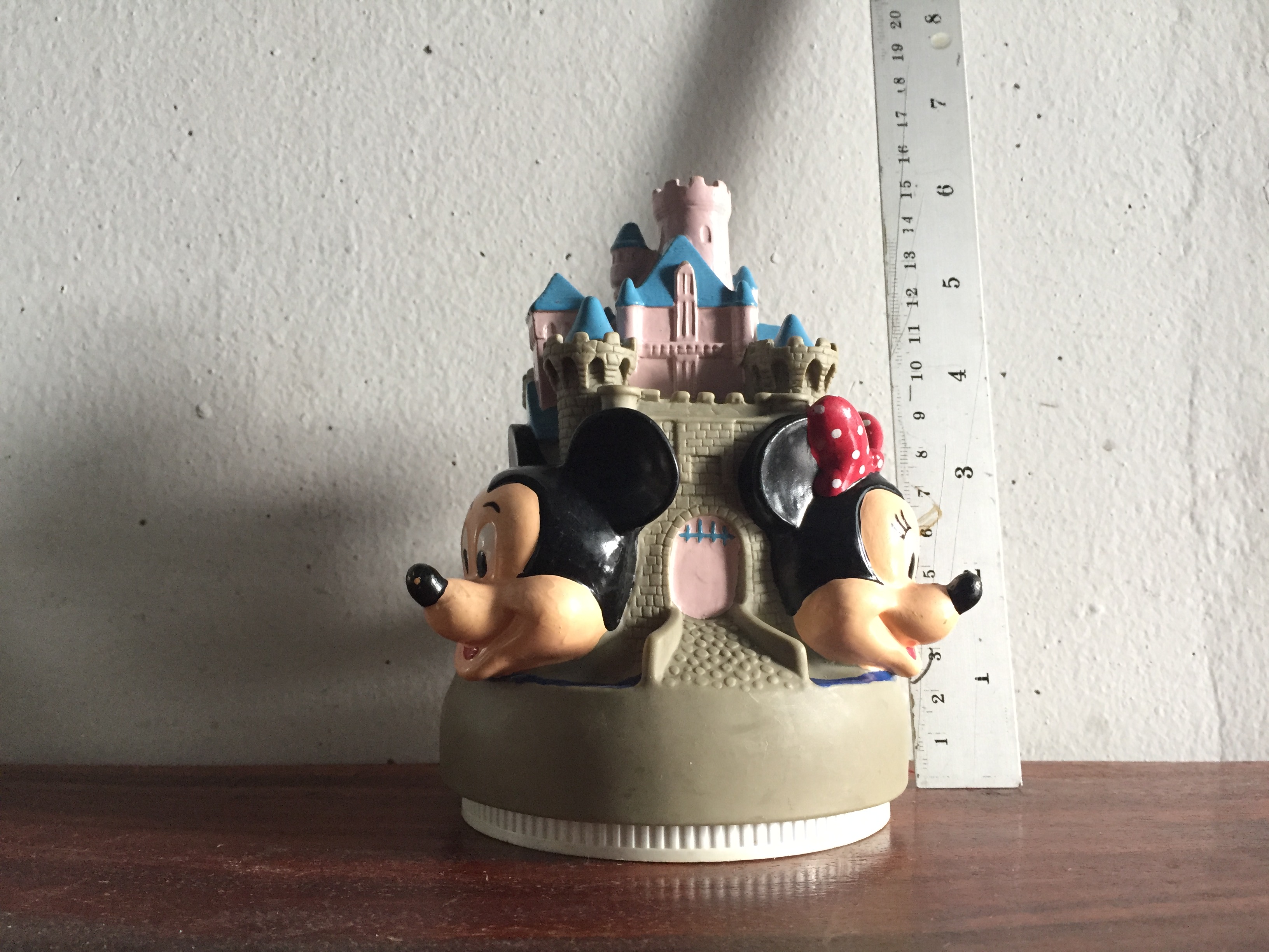 ของสะสม ท็อปเปอร์ ปราสาทดิสนีย์ ตกแต่งด้วยหัวมิกกี้เมาส์ ,มินนี่เมาส์,กู๊ฟฟี่ , Disney castle Topper ,decorated with Mickey mouse's head, Minnie mouse's head and Goofy's head