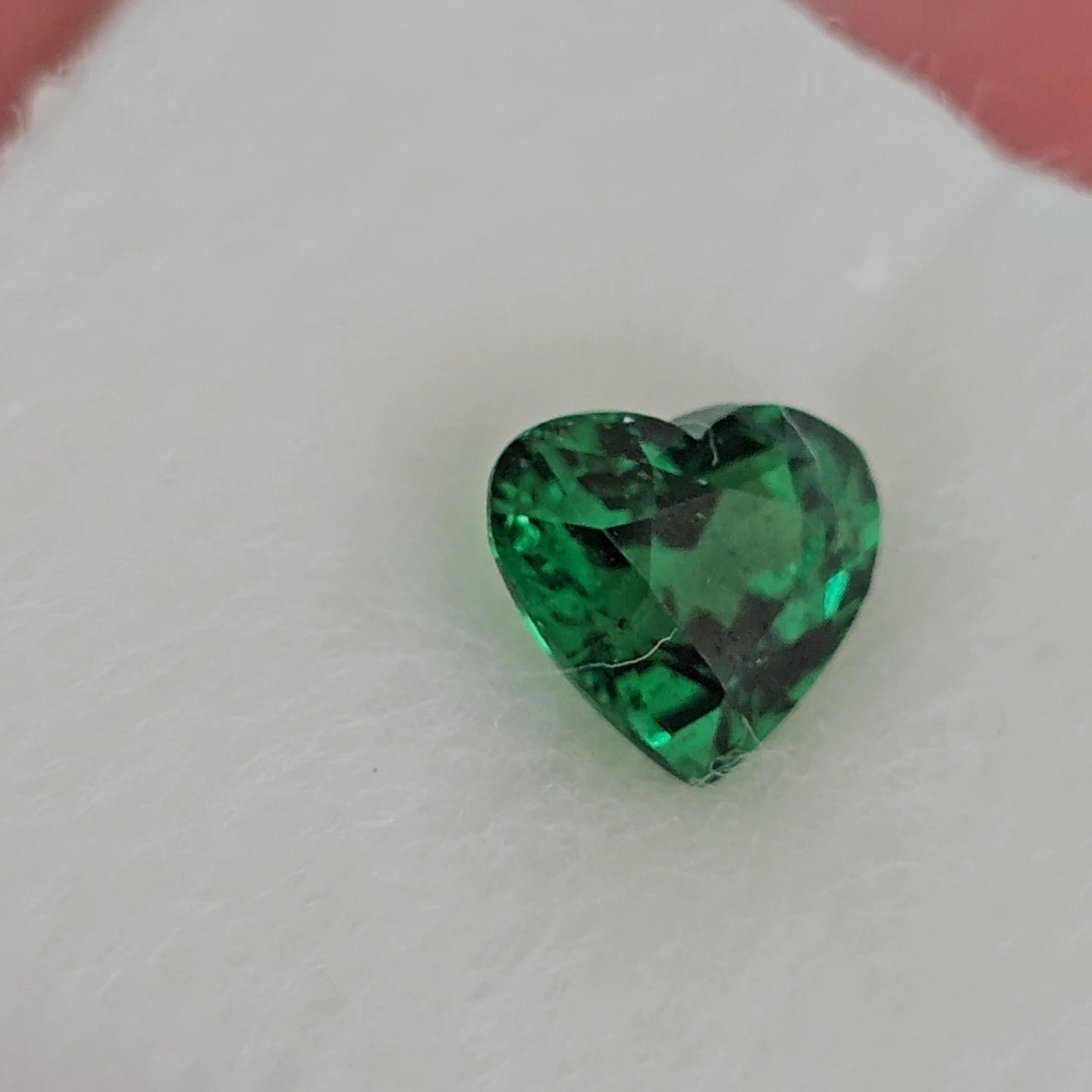 พลอย ซาโวไรท์ Tsavorite Garnet 1.11 กะรัต (Cts.) ดิบ Unheated พร้อมใบเซอร์ อัญมณีมงคลประจําวันเกิด เครื่องประดับพลอย