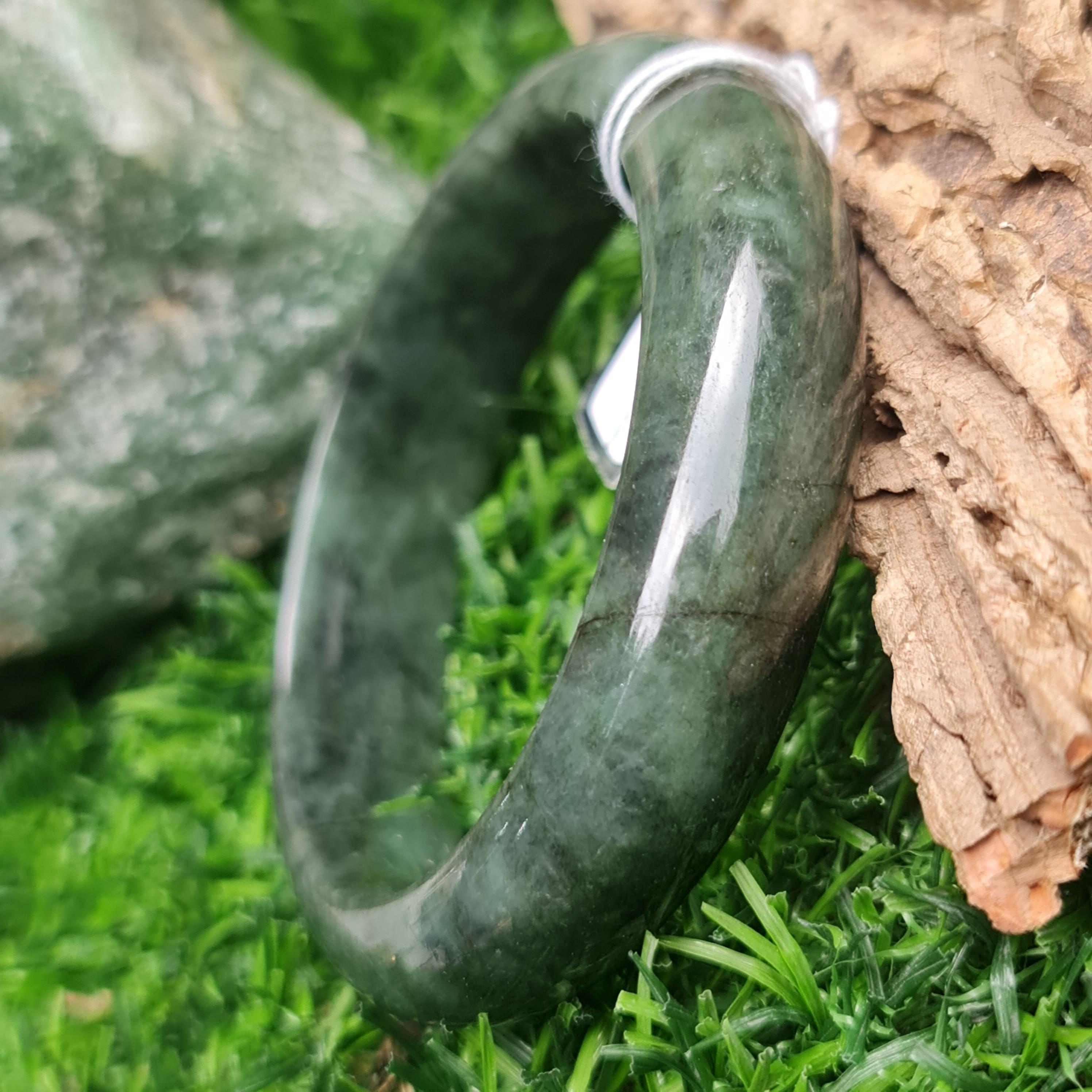 JB6804102 หยก พม่า แท้ Jade กำไลหยก 56.8 มม. (Jadeite bracelet) พม่า (Myanmar)