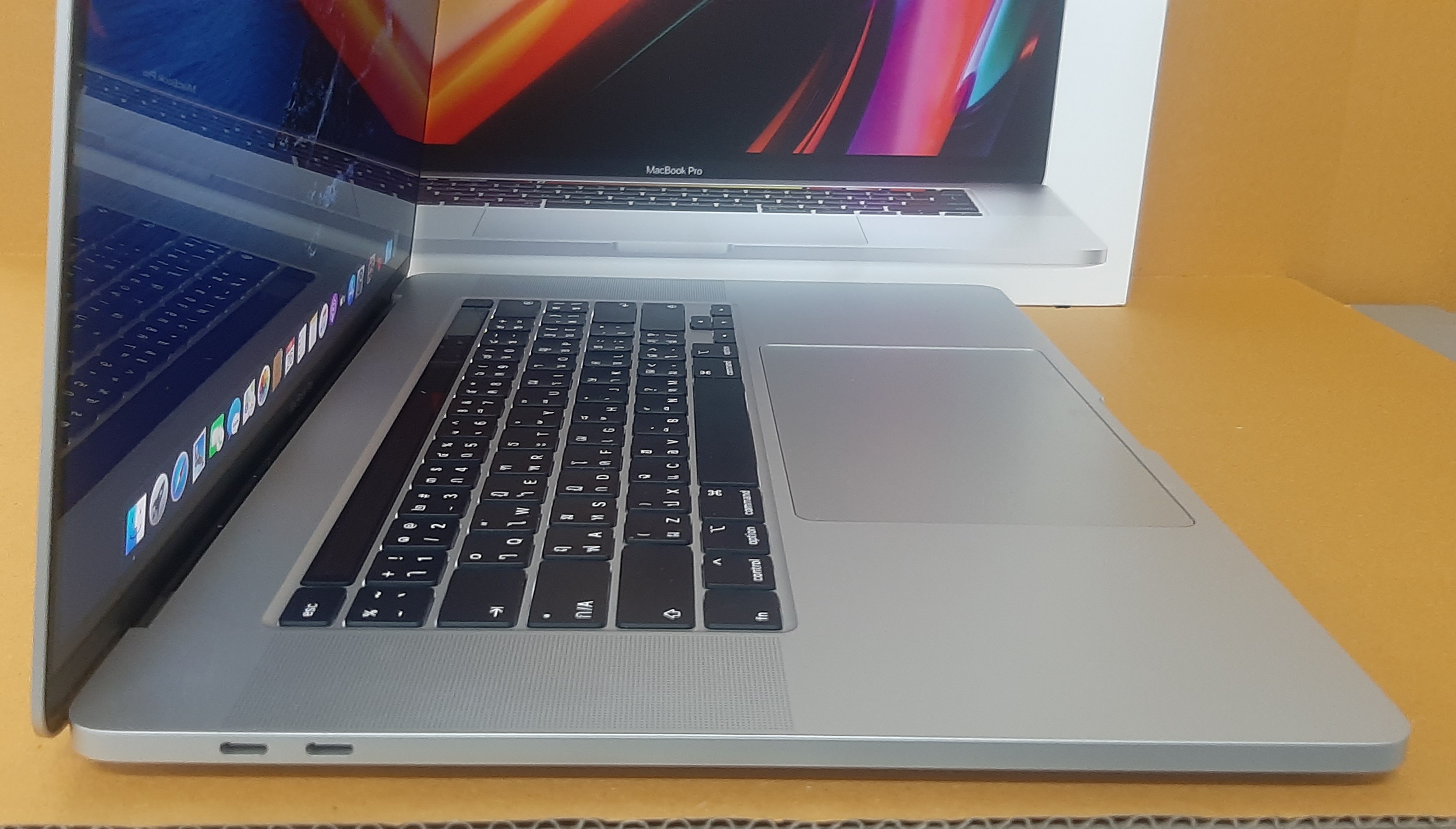 โน๊ตบุ๊ค Pro16 2019 (i7-9750H Ram16GB SSD512GB GPU1.5GB) พร้อม Adapter มือสองประกันร้าน 1 เดือน