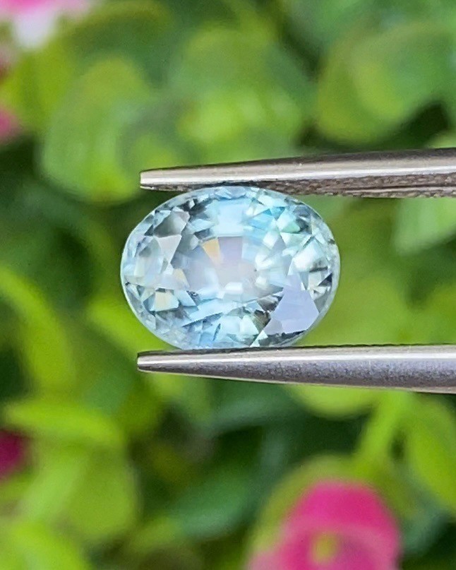 พลอย เพทาย (Zircon) 3.55 กะรัต (Cts.) พลอยแท้ อัญมณีมงคลประจําวันเกิด เครื่องประดับพลอย