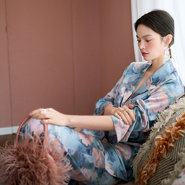 🚩พร้อมส่ง🚩ชุดนอนซาติน Silk Satin ไหมซาตินเกรดพรีเมี่ยม สีพาสเทลพิมพ์ลายดอกน่ารัก ผ้านุ่มลื่นละมุนผิว (ST121)