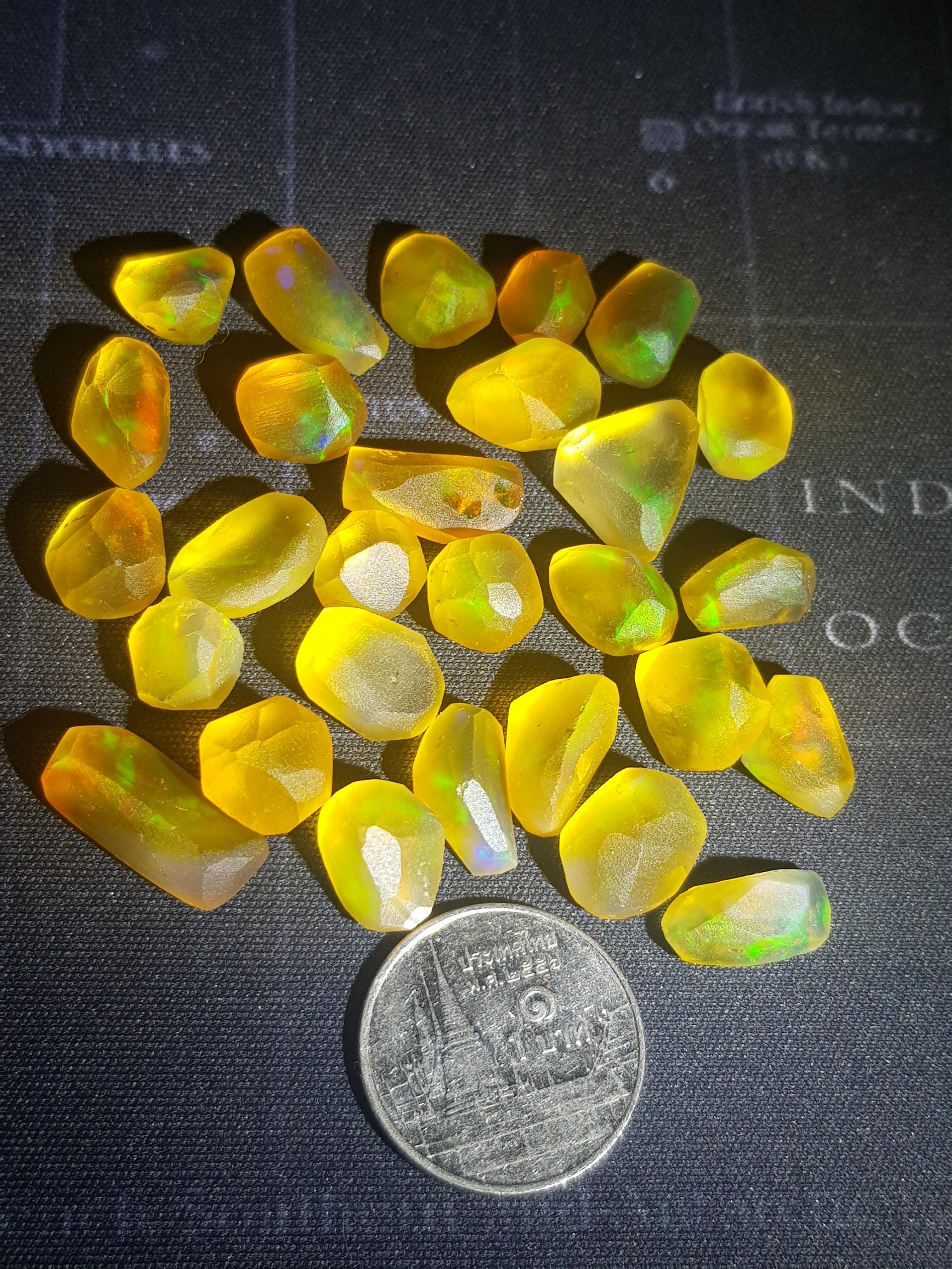 พลอย โอปอล Opal 83.70 กะรัต (Cts.) 28 เม็ด (Pcs) พลอยแท้ อัญมณีมงคลประจําวันเกิด เครื่องประดับพลอย