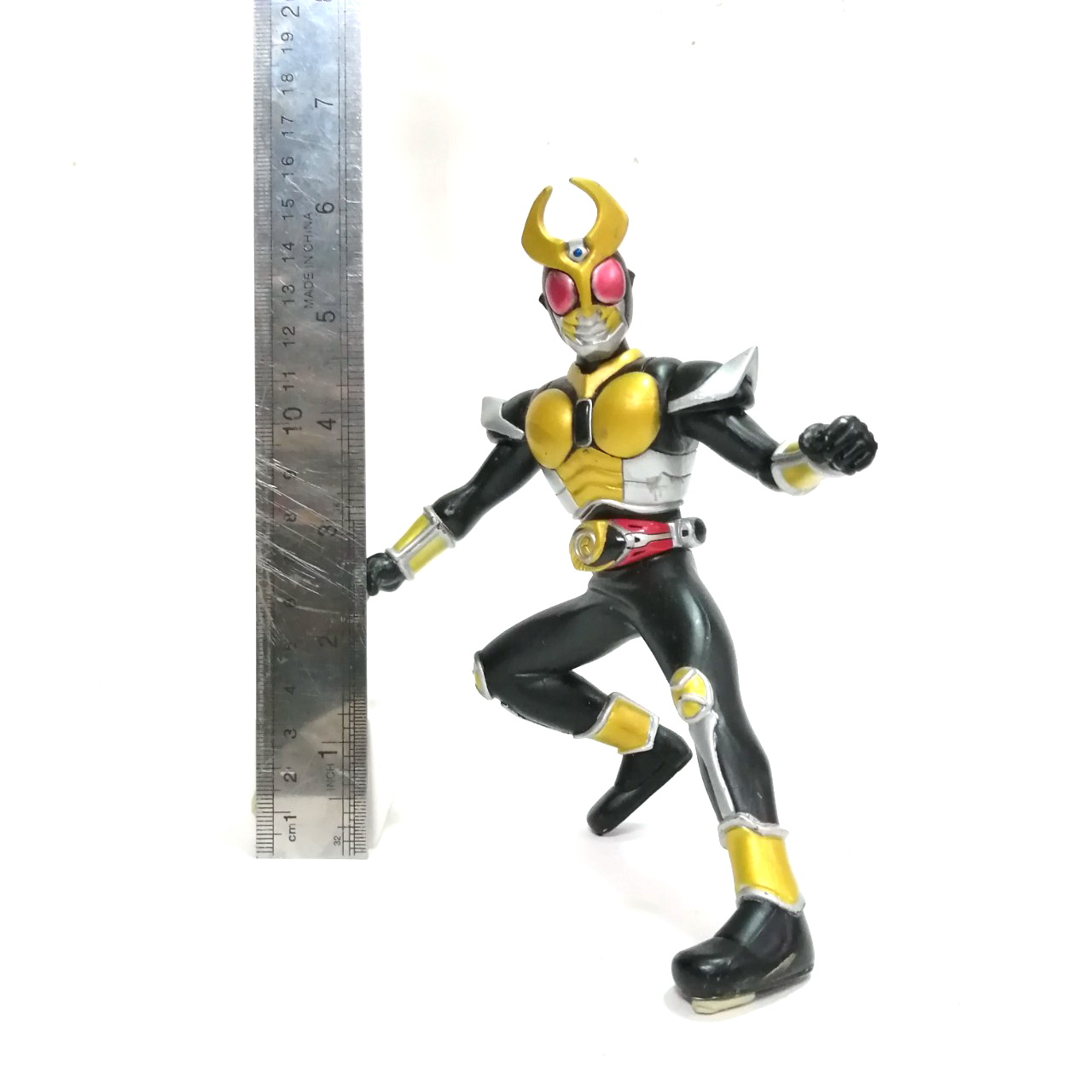 งานพลาสติกตัน ขนาดประมาณ 6นิ้ว, ขยับไม่ได้ ไม่มีจุดขยับ ขนาดตามรูป ไรเดอร์อากิโตะ *** ไม่มีฐาน