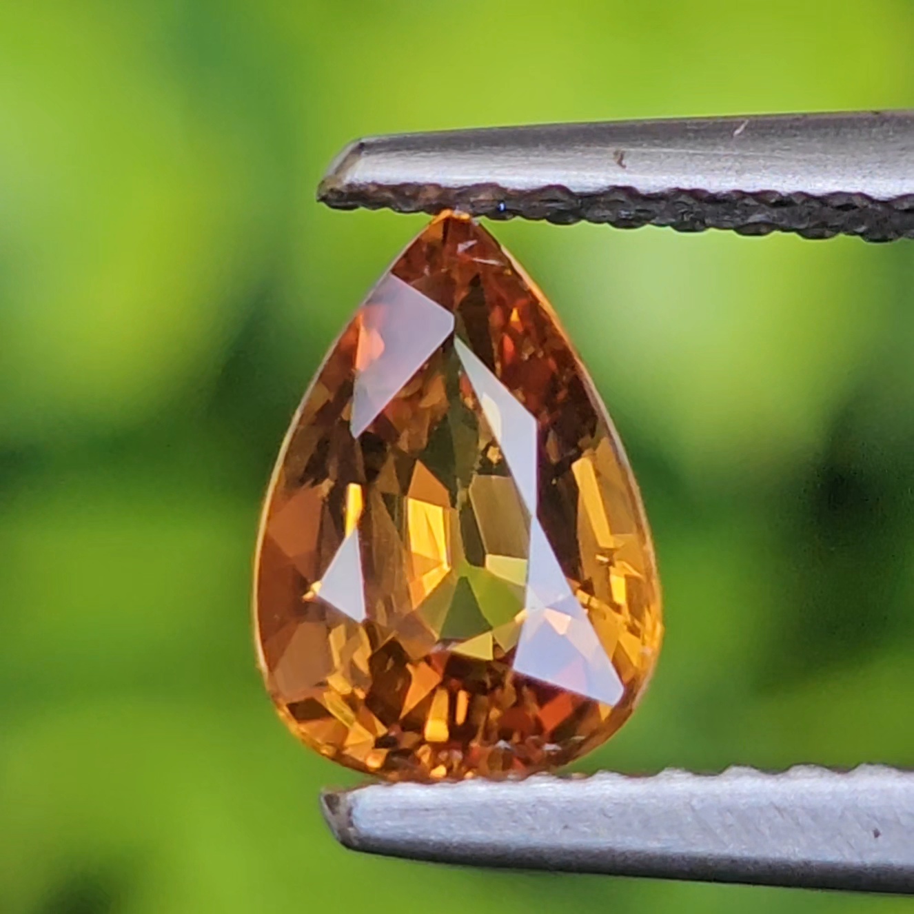 พลอย บุษราคัม yellow sapphire 1.05 กะรัต (Cts.) พลอยแท้ อัญมณีมงคลประจําวันเกิด เครื่องประดับพลอย