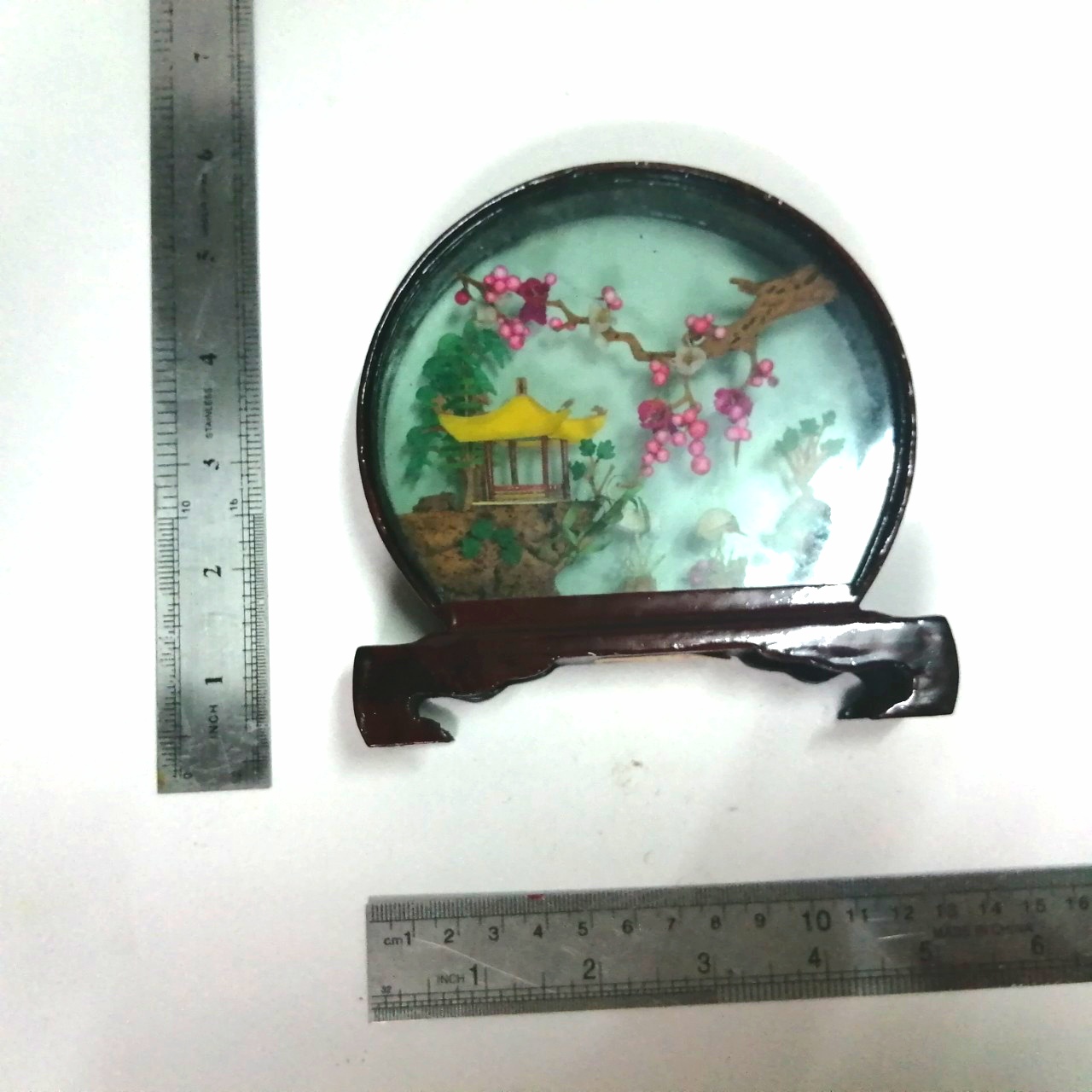 กรอบรูป ศิลปกรรมจีน(แบบที่ 1) งานฝีมือรุ่นเก่าเก็บ ขนาดตามรูป งานเก่าเก็บมีกล่องโฟม