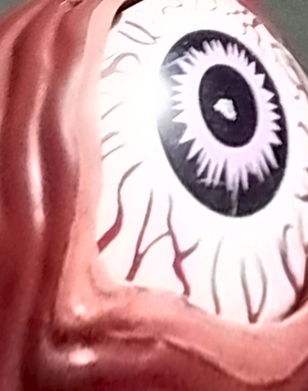 มีหลายภาพ ของเล่นไข่ สัตว์ประหลาด กันคิว (GUN Q) ศัตรูของ อุลตร้าแมนไกอา ของมีตามภาพ