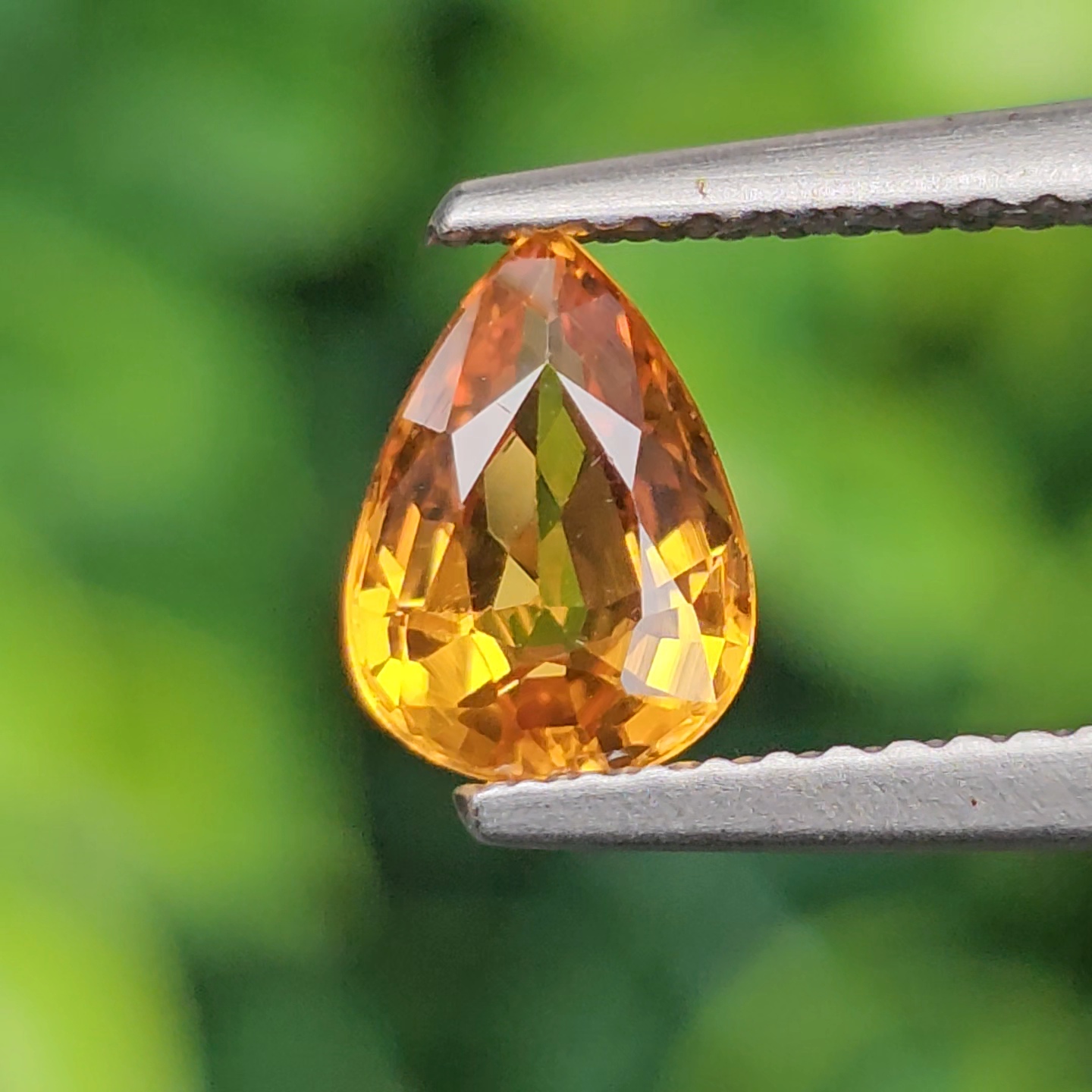 พลอย บุษราคัม yellow sapphire 1.20 กะรัต (Cts.) พลอยแท้ อัญมณีมงคลประจําวันเกิด เครื่องประดับพลอย