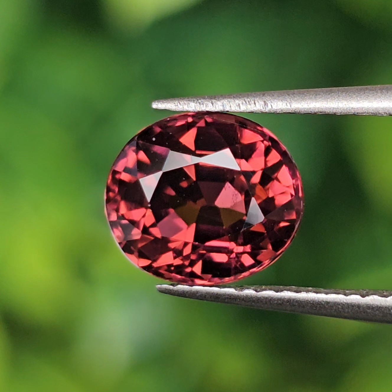 พลอย รูเบลไลต์ ทัวร์มาลีน Rubelite Tourmaline 1.52 กะรัต (Cts.) พลอยแท้ อัญมณีมงคลประจําวันเกิด เครื่องประดับพลอย