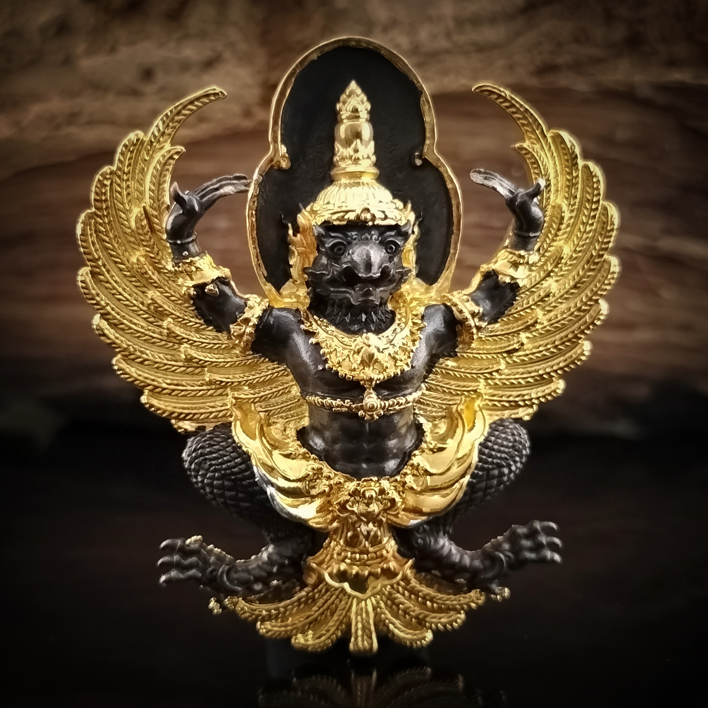 พญาครุฑ รุ่น มหาอำนาจ โชคลาภ บารมี