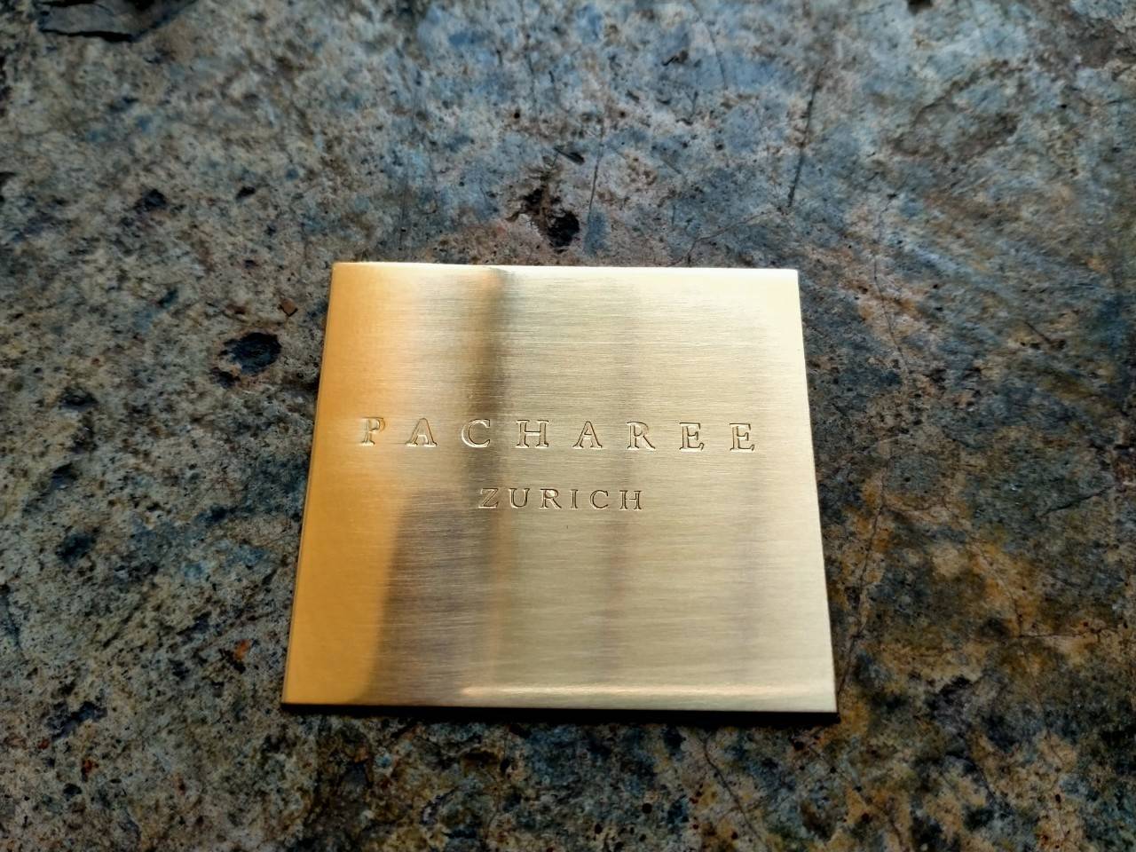 ป้ายสแตนเลสหน้าทองกัดกรด