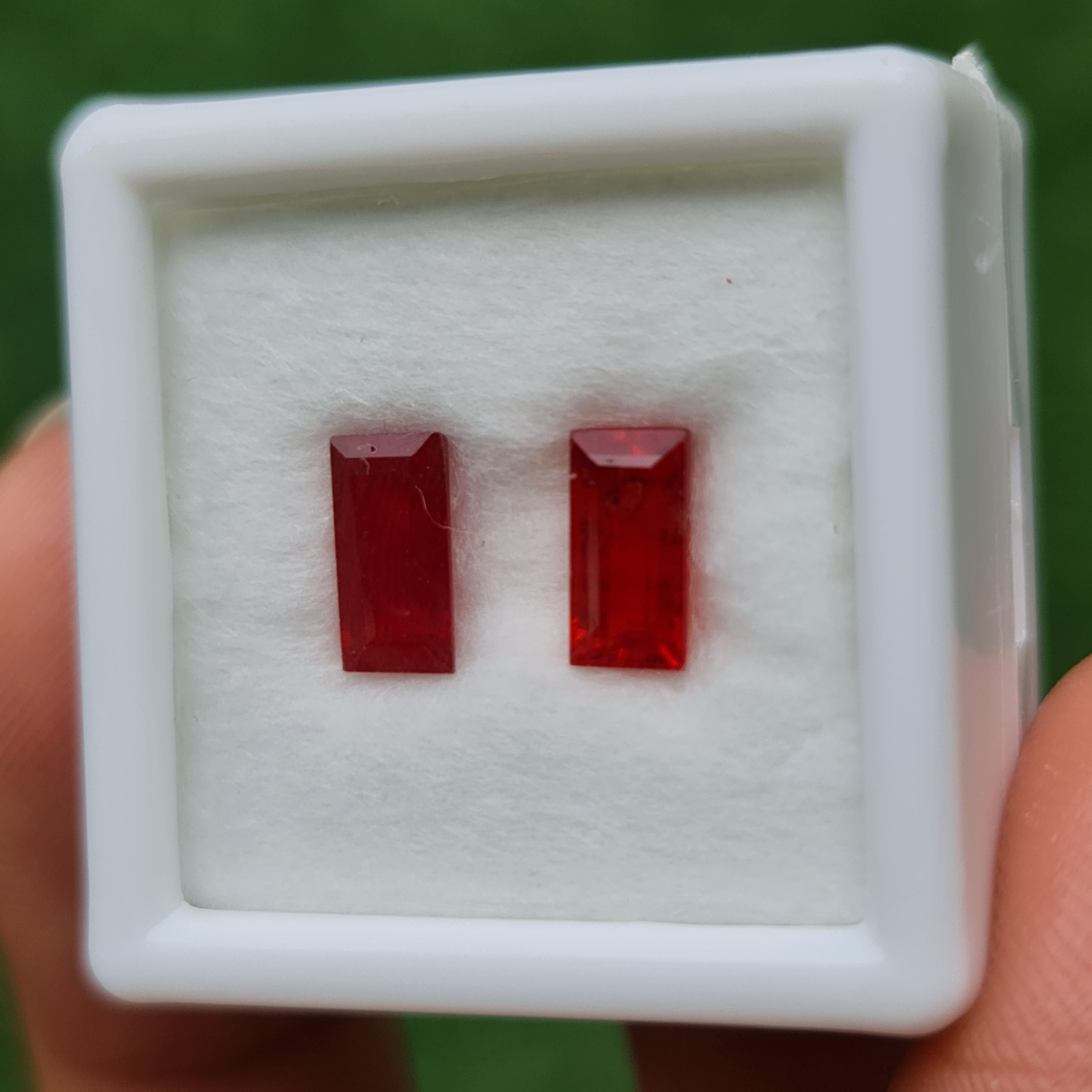 พลอย คู่ ออเรนจ์ แซฟไฟร์ Orange Sapphire 2 เม็ด 2.01 กะรัต (Cts.) พลอยแท้ อัญมณีมงคลประจําวันเกิด เครื่องประดับพลอย