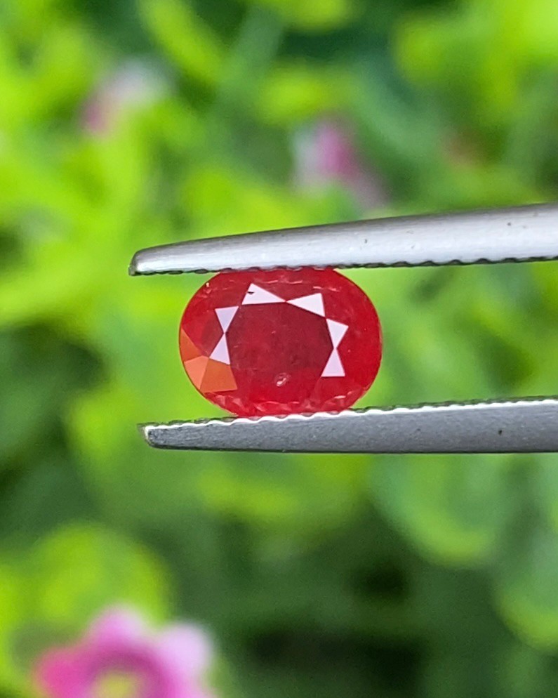 พลอย ทับทิม สยาม (Siam Ruby Sapphire) 1.05 กะรัต (Cts.) พลอยแท้ อัญมณีมงคลประจําวันเกิด เครื่องประดับพลอย